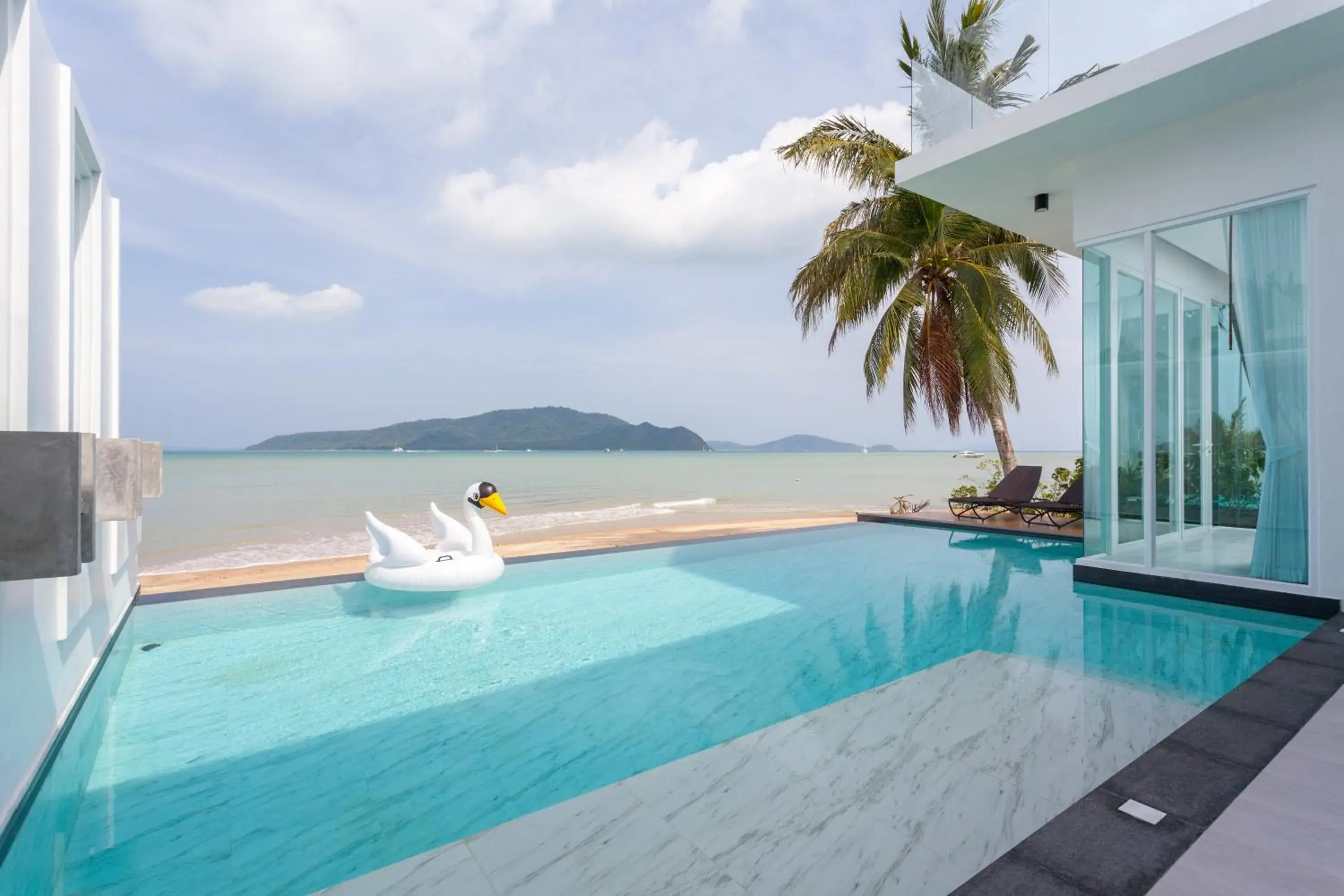 3-Bedroom Beachfront Infinity Pool Villa in Fisherman Way Beach Villa 3-Bedroom Beachfront Infinity Pool Villa in Fisherman Way Beach Villa