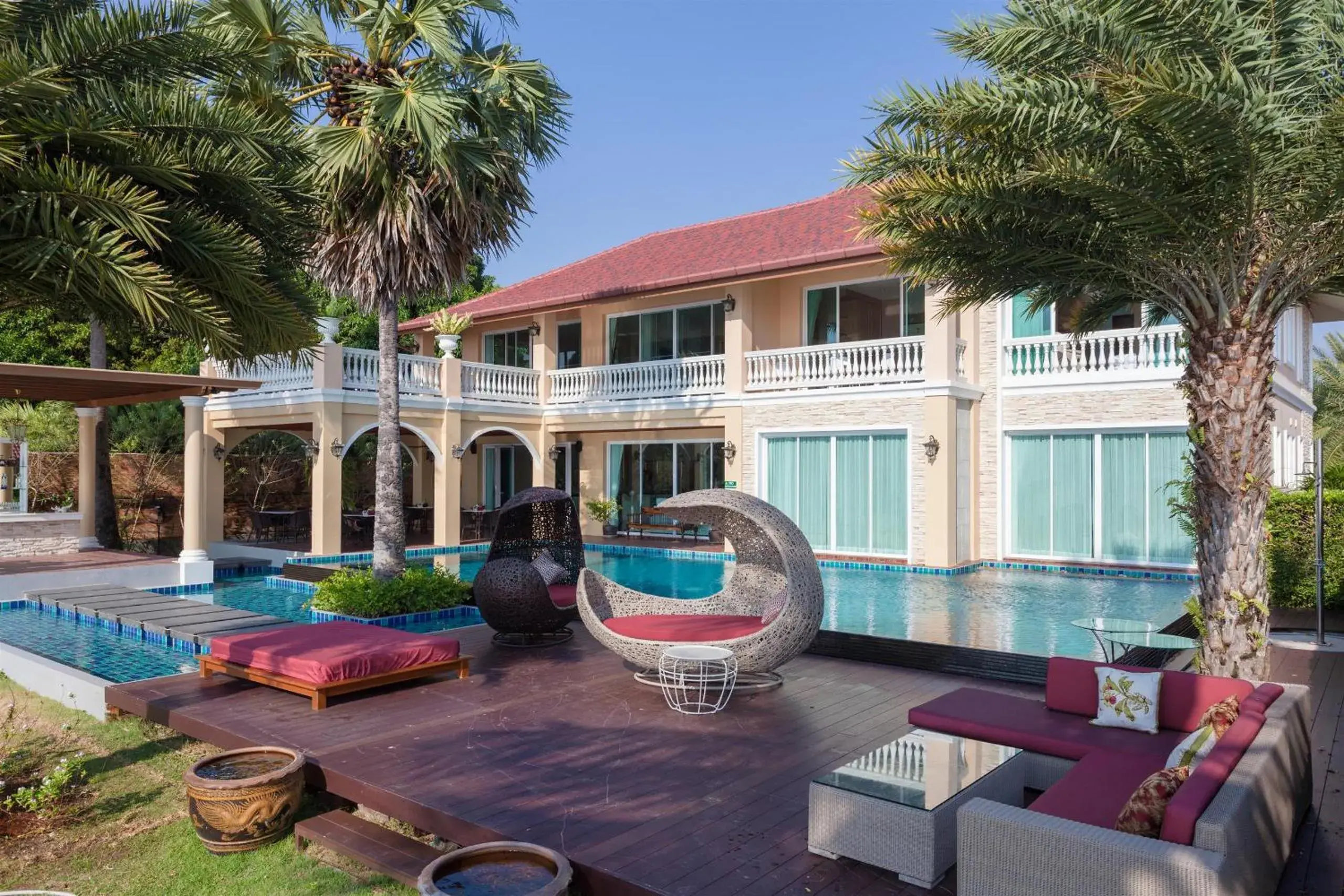 Property building in Fisherman Way Beach Villa Property building in Fisherman Way Beach Villa