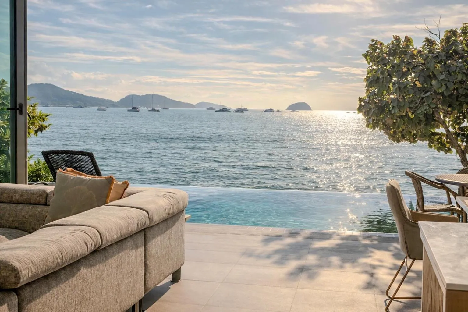 Living room in Fisherman Way Beach Villa