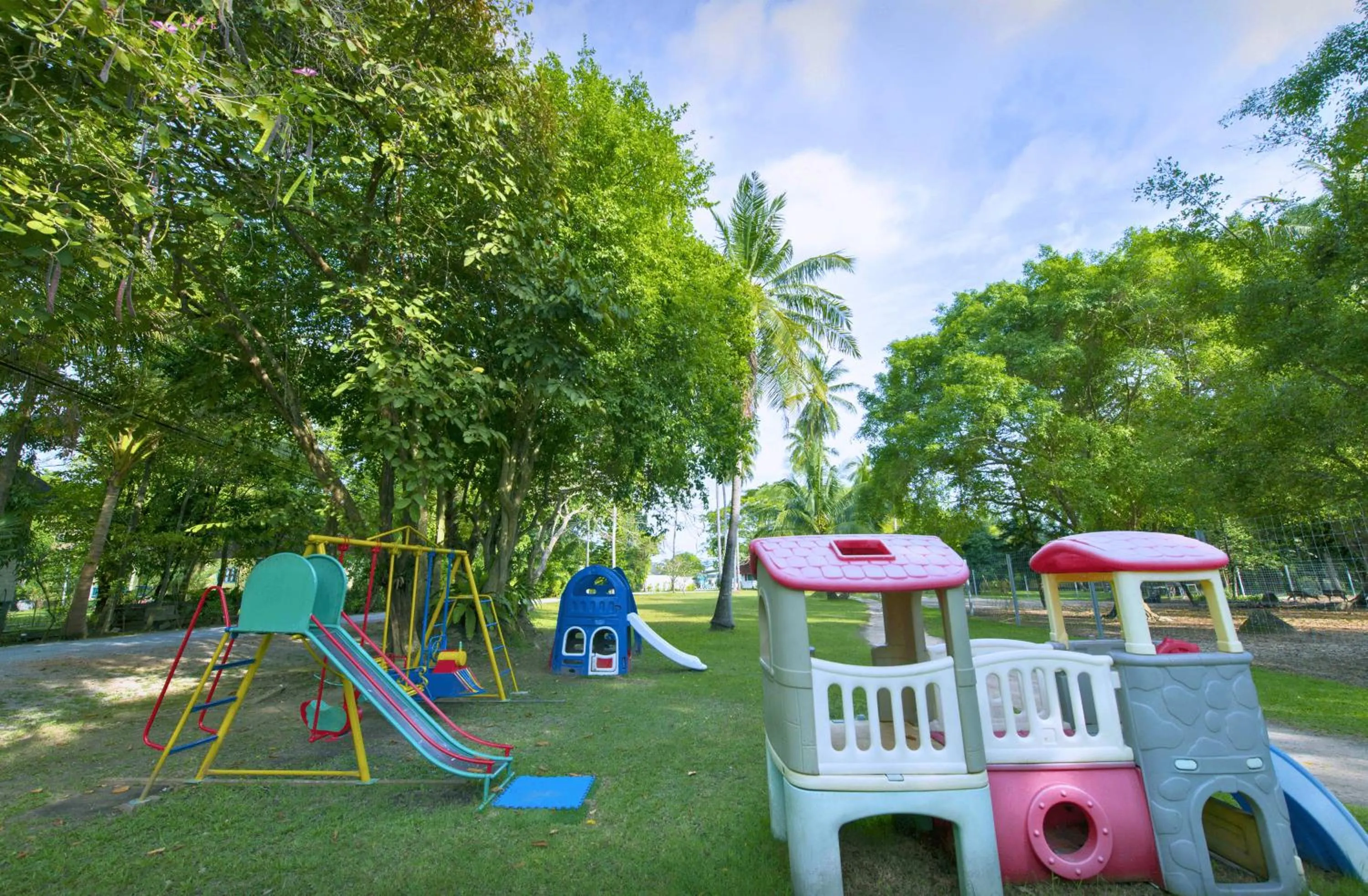 Children play ground in Fisherman Way Beach Villa