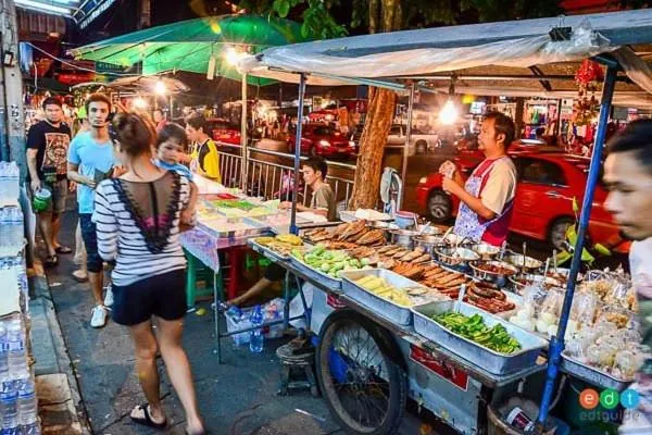 Food and drinks in Leelawadee Modern Resort Huaykwang - ลีลาวดี ห้วยขวาง