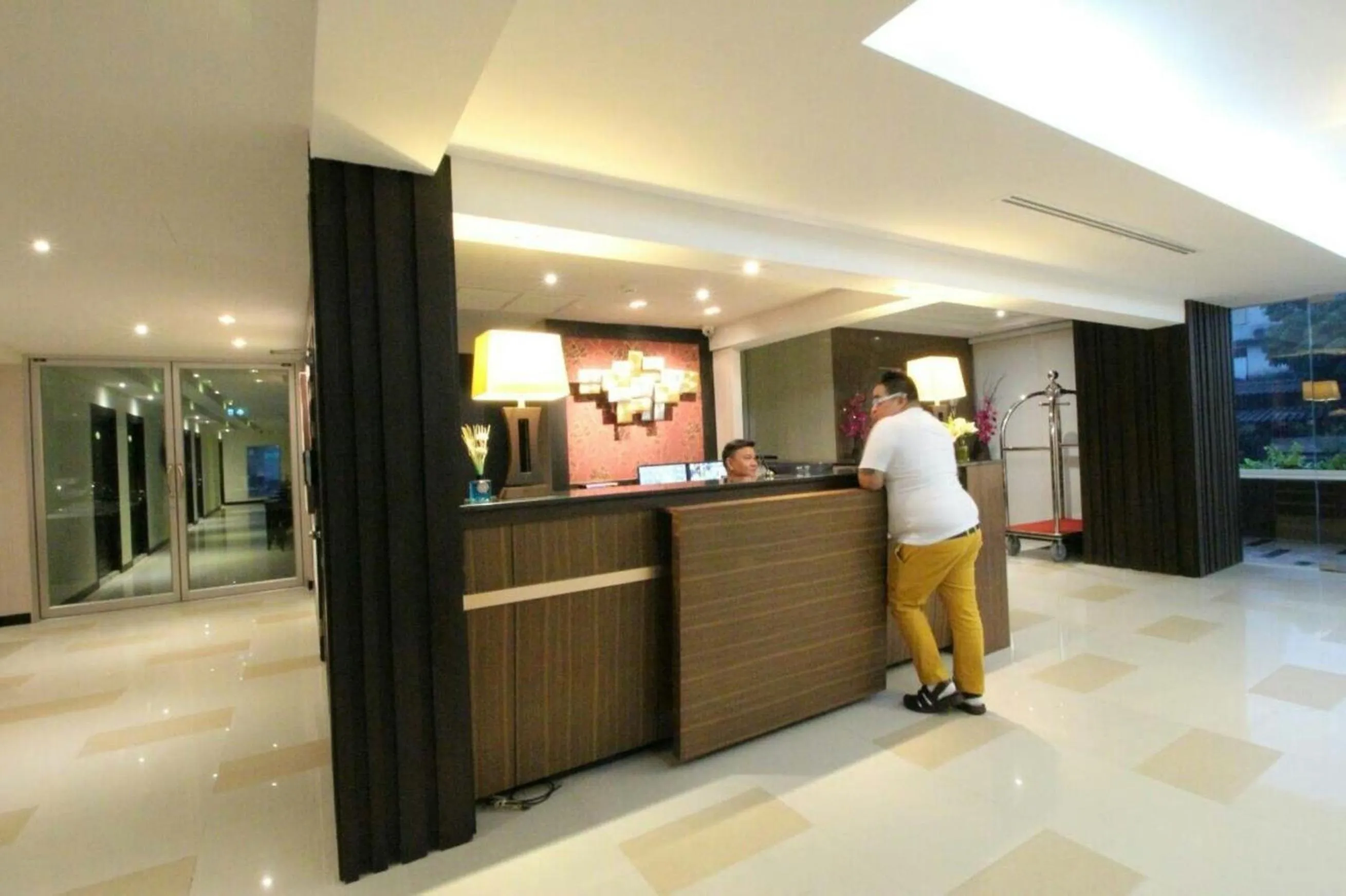 Lobby or reception in Leelawadee Modern Resort Huaykwang - ลีลาวดี ห้วยขวาง