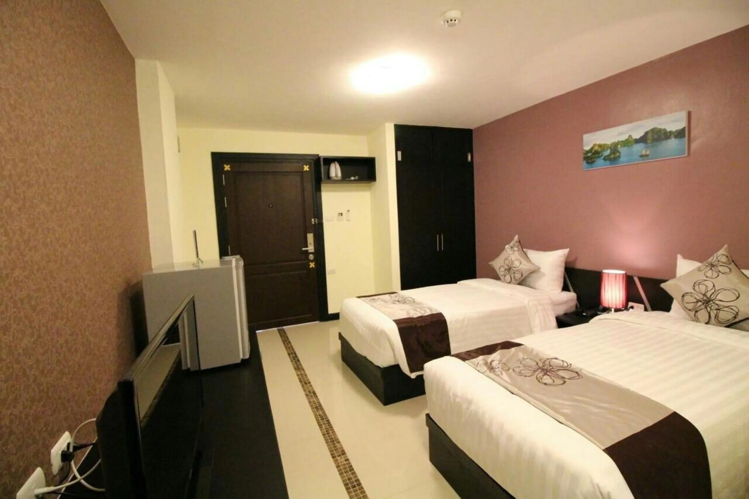 Decorative detail, Bed in Leelawadee Modern Resort Huaykwang - ลีลาวดี ห้วยขวาง