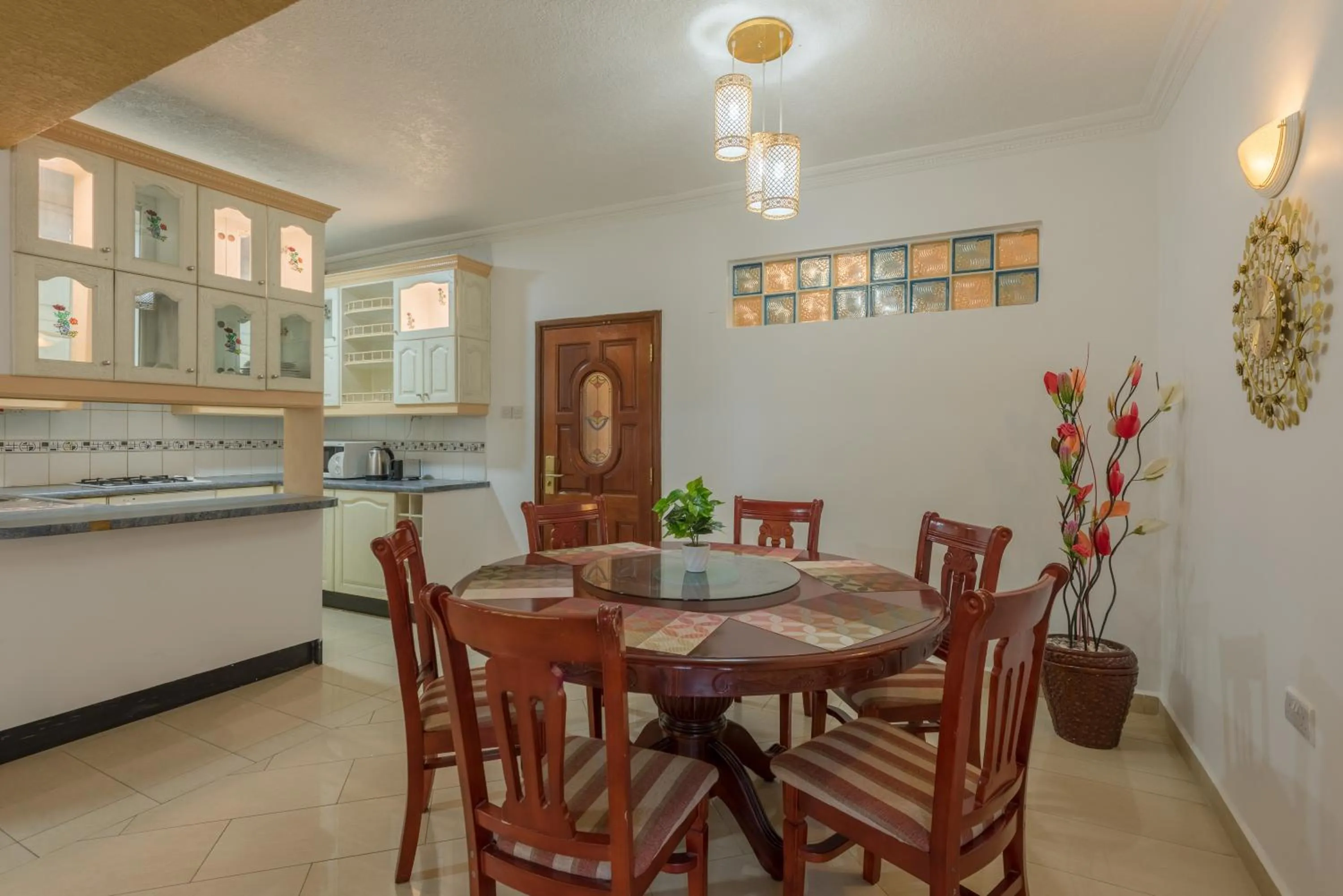 Kitchen or kitchenette in Hotel Raha Tower