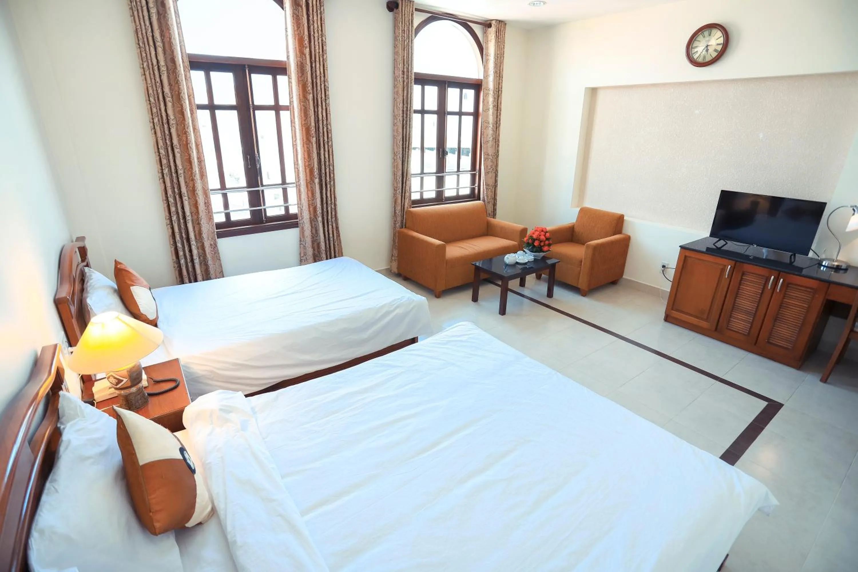 Photo of the whole room in Hùng Phong Hotel - Near Dalat Market