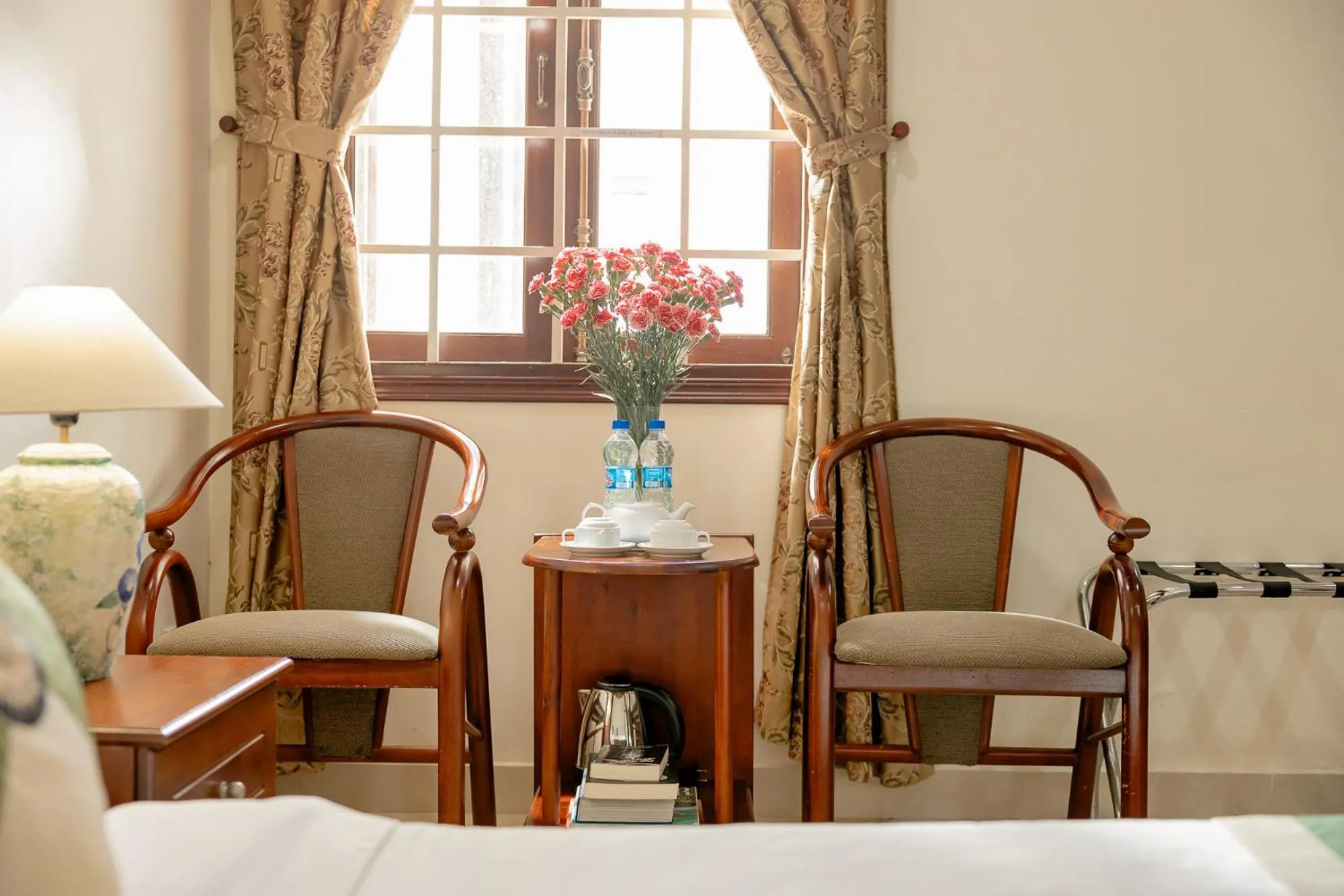 Seating area in Hùng Phong Hotel - Near Dalat Market