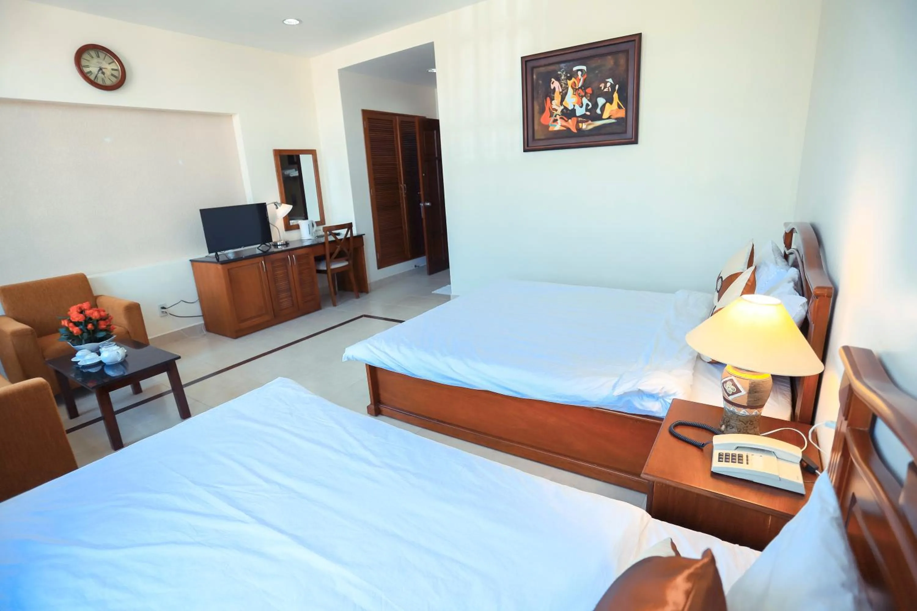 Bed in Hùng Phong Hotel - Near Dalat Market