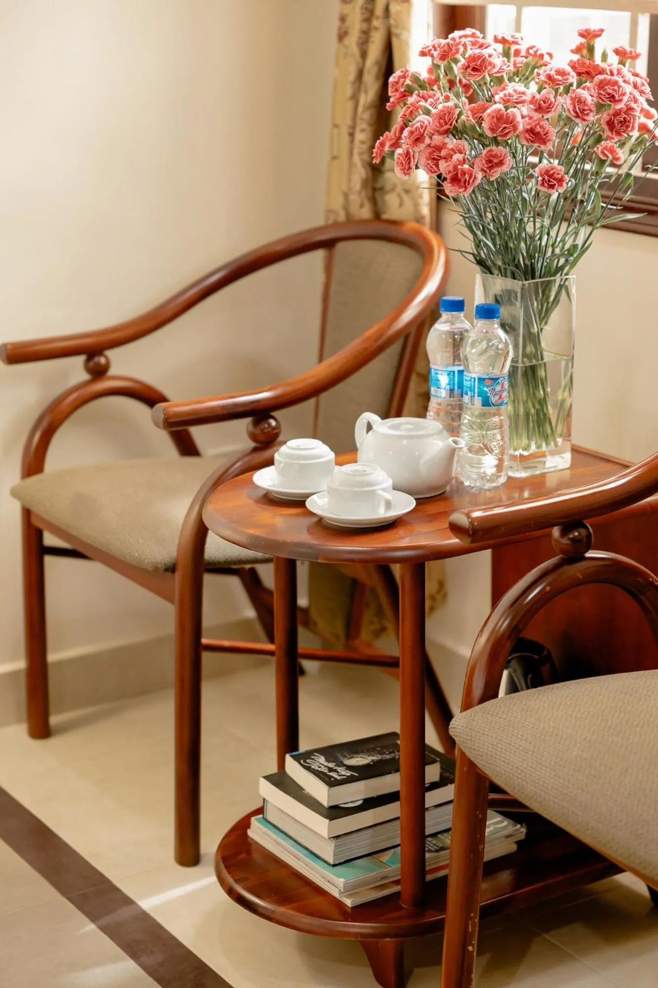 furniture in Hùng Phong Hotel - Near Dalat Market