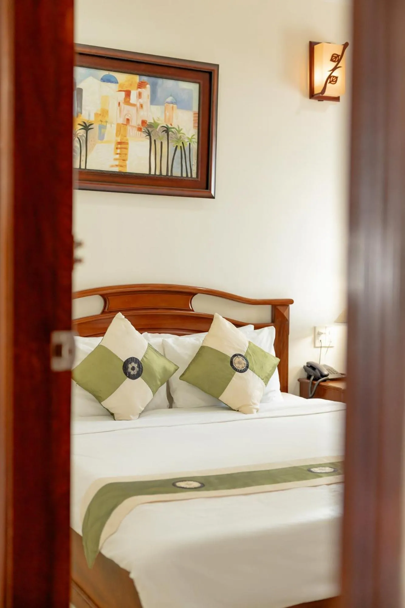 Bed in Hùng Phong Hotel - Near Dalat Market