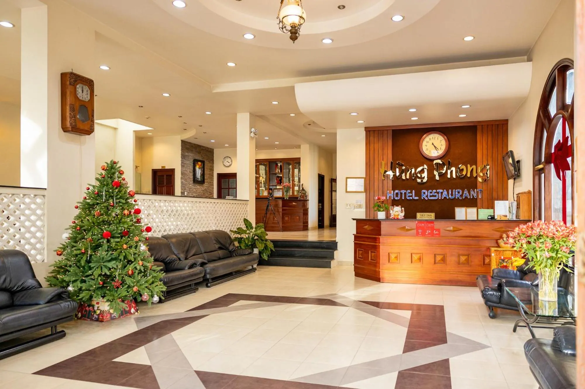 Lobby or reception in Hùng Phong Hotel - Near Dalat Market