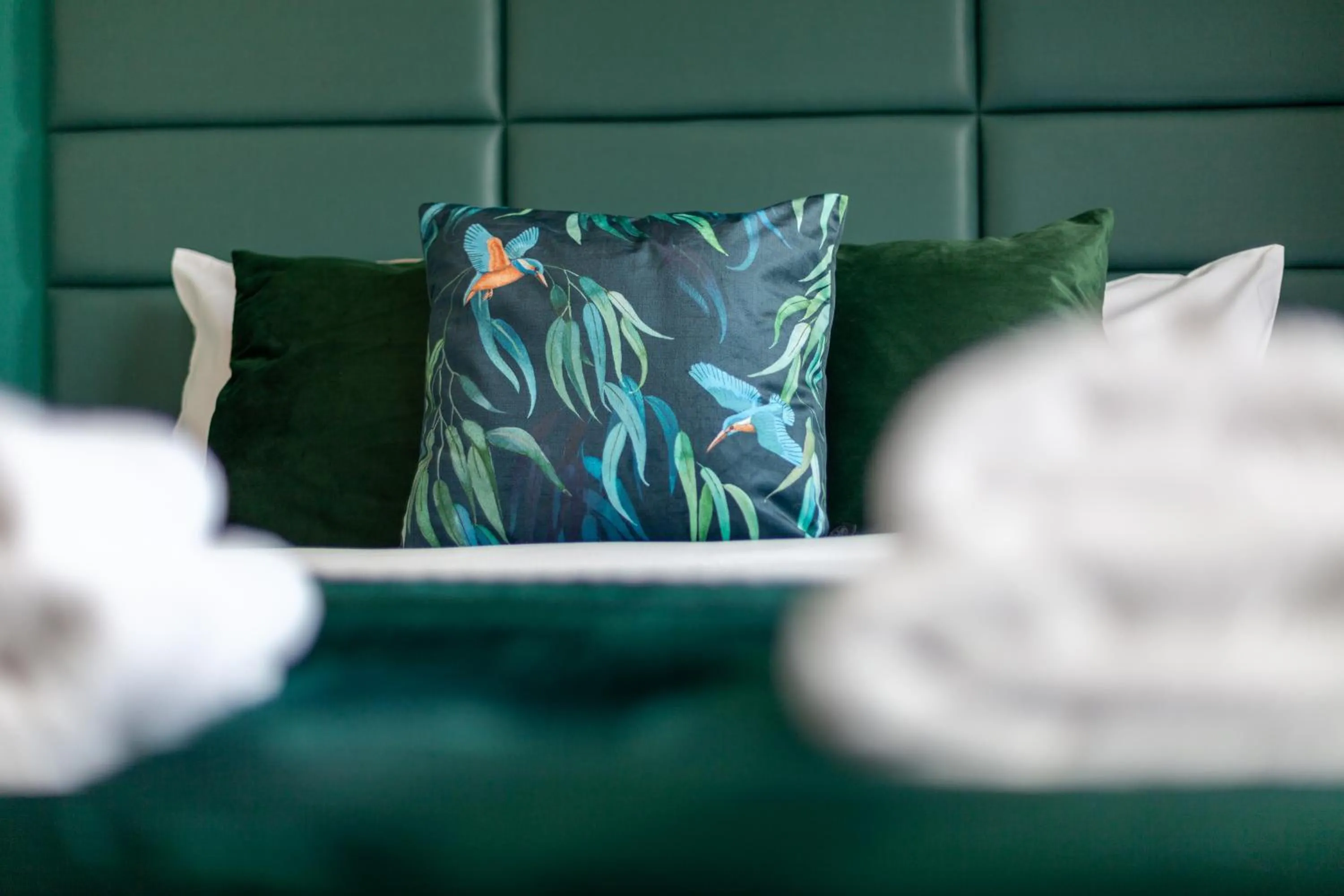 Bed in Tranquil 5BR house with garden & terrace, SE London