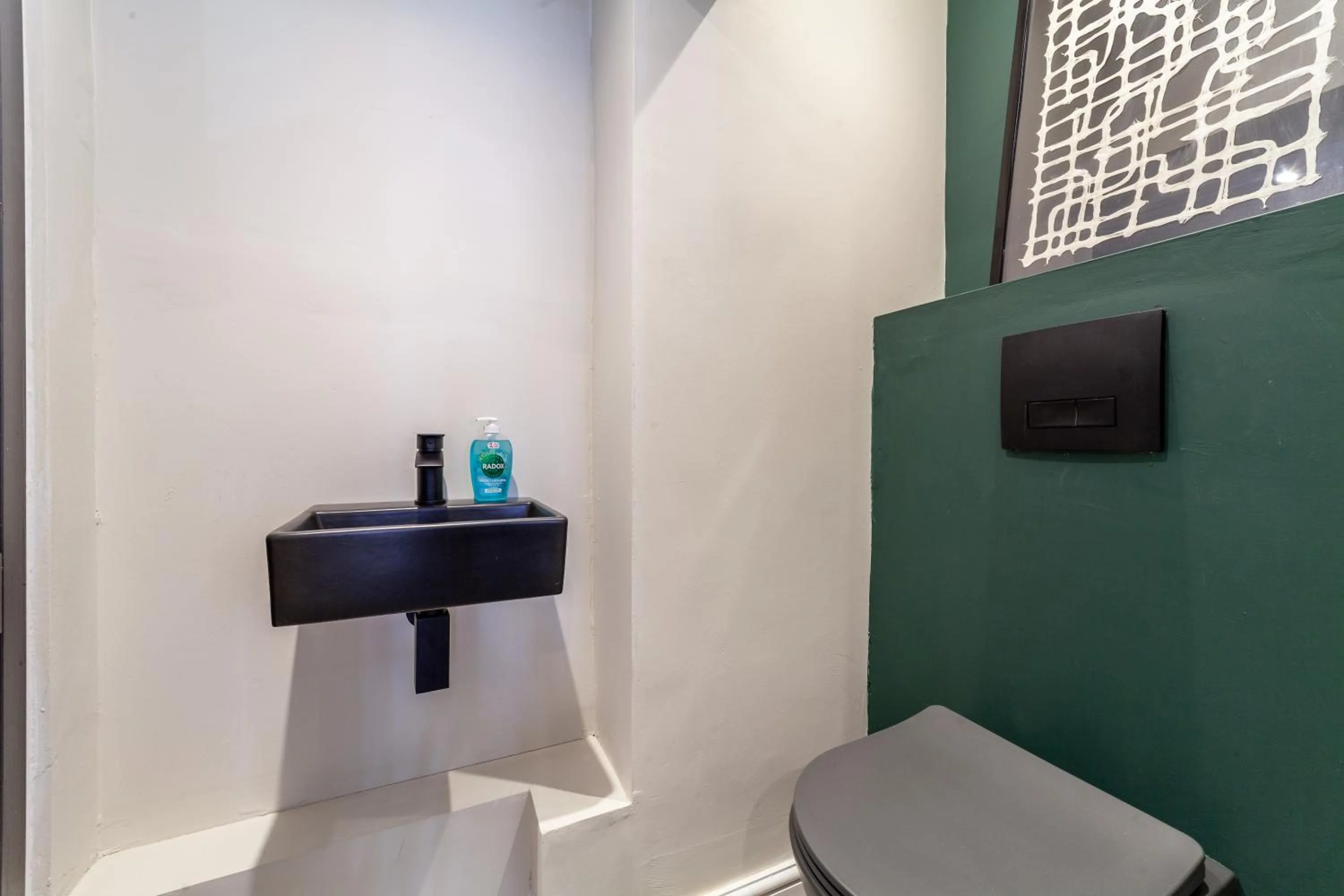Tranquil 5BR house with garden & terrace, SE London
