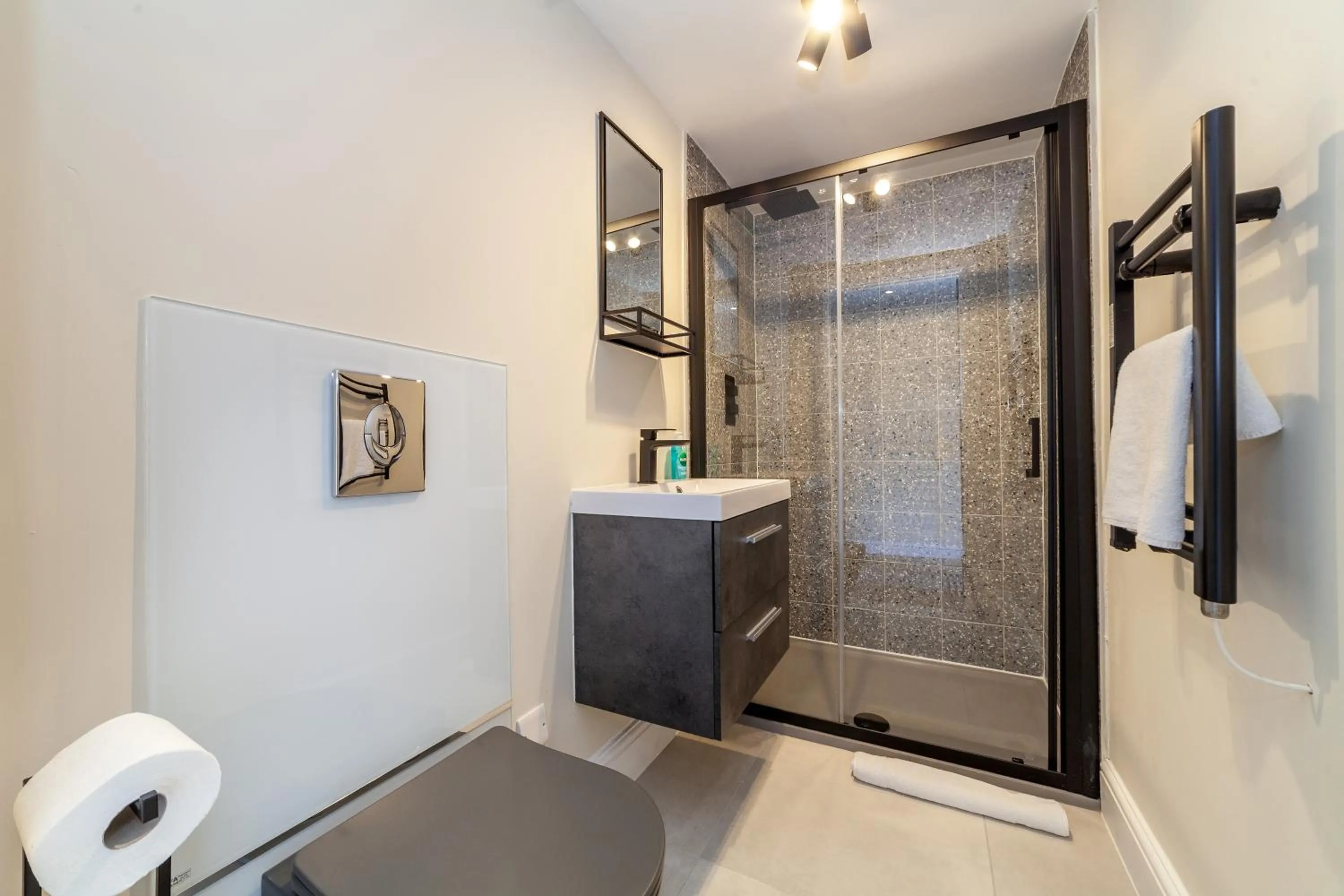 Tranquil 5BR house with garden & terrace, SE London