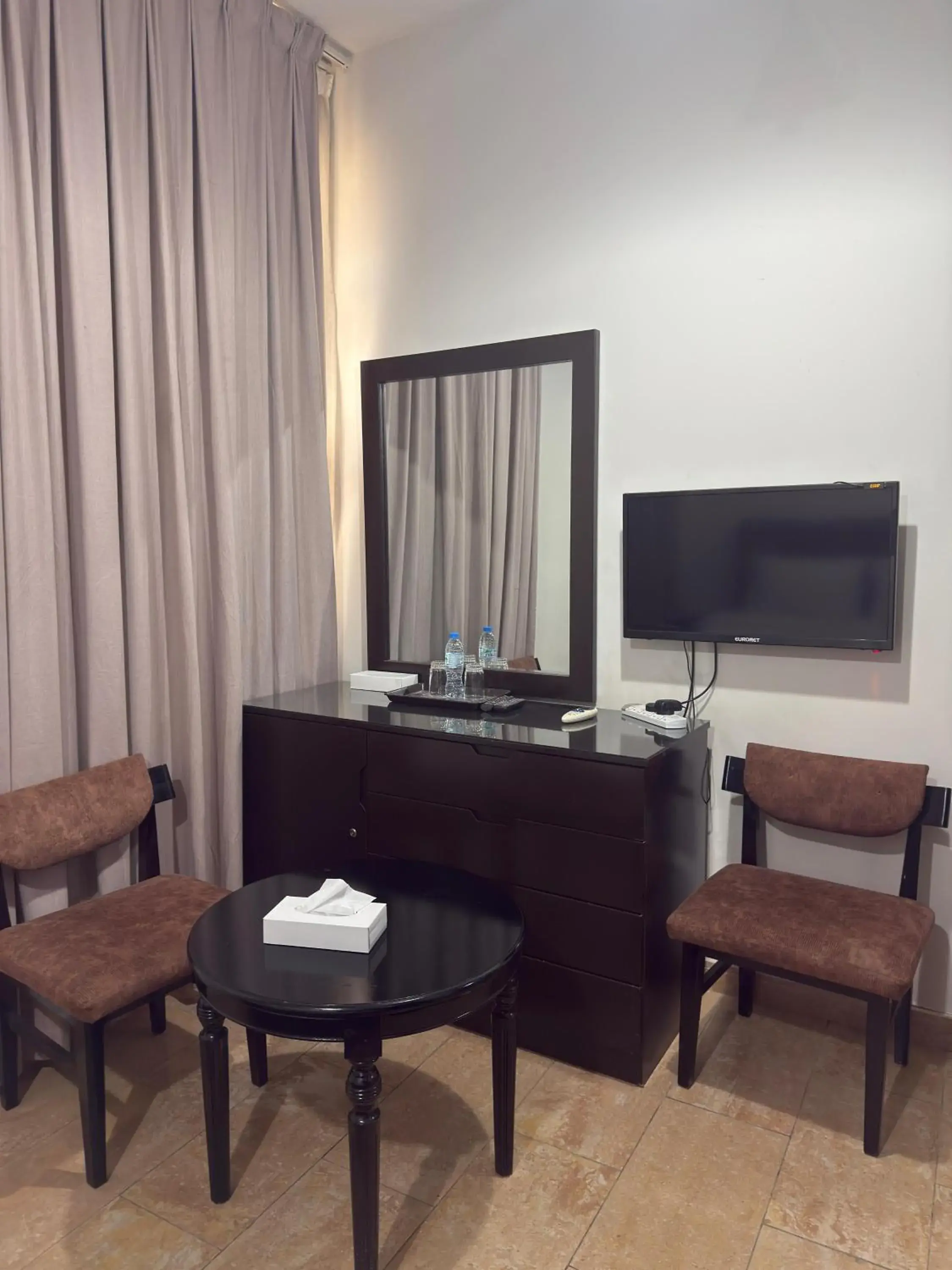 Double Room - single occupancy in Al zain hotel apartment Double Room - single occupancy in Al zain hotel apartment