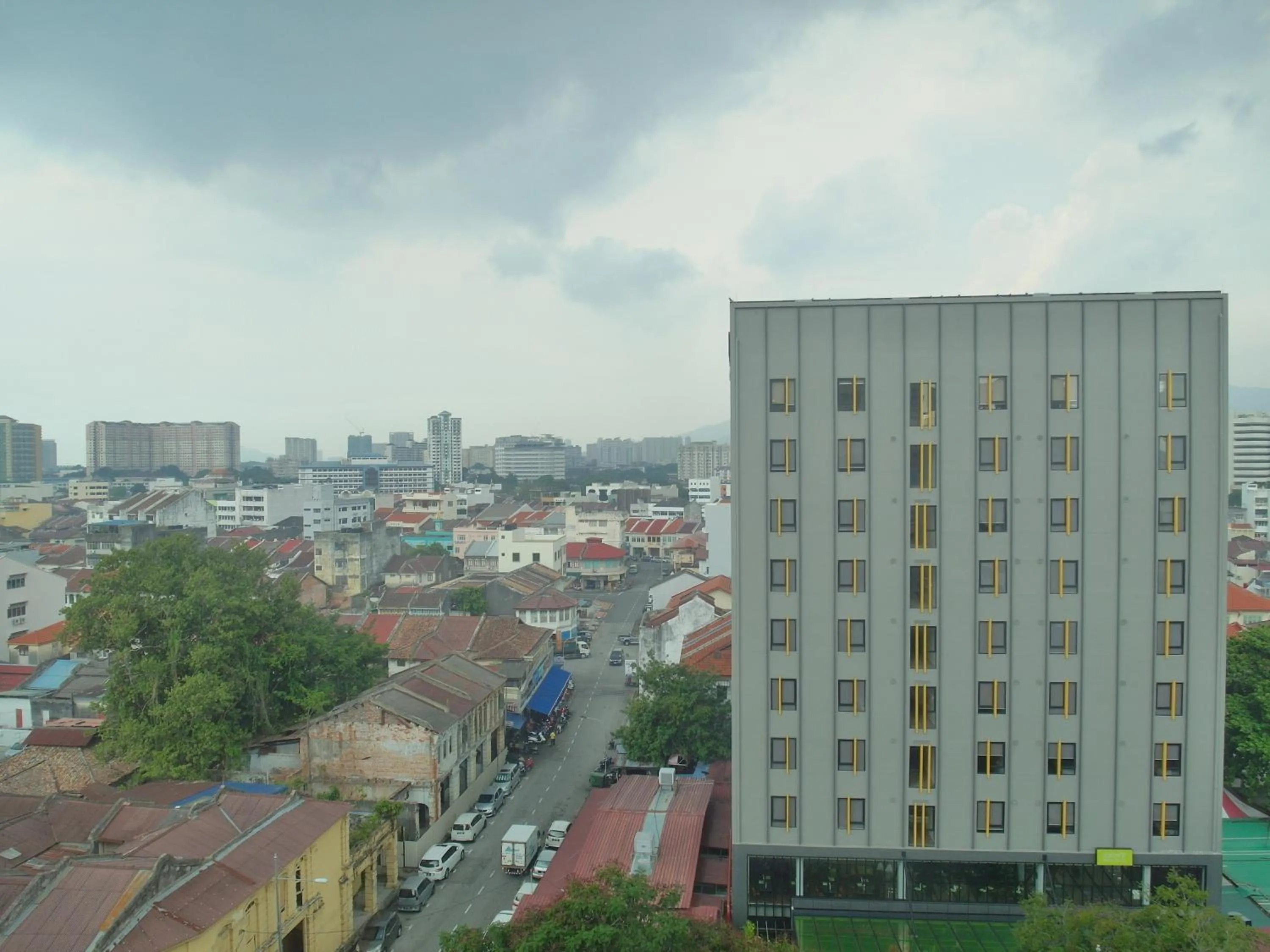 Facade/entrance in Red Rock Hotel Penang