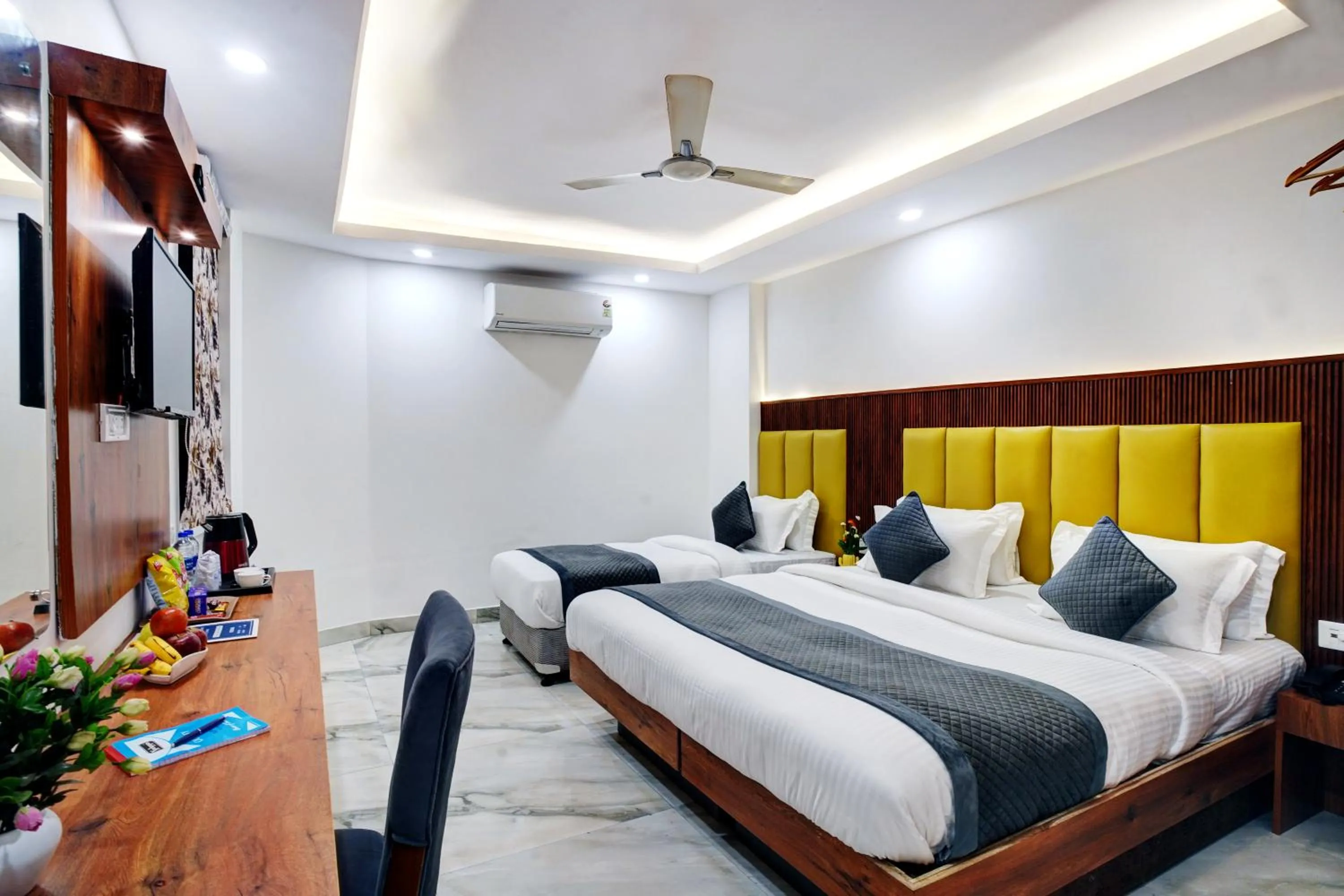 Bed in Hotel Cabana 5 Mins Walking Distance From NDLS Station