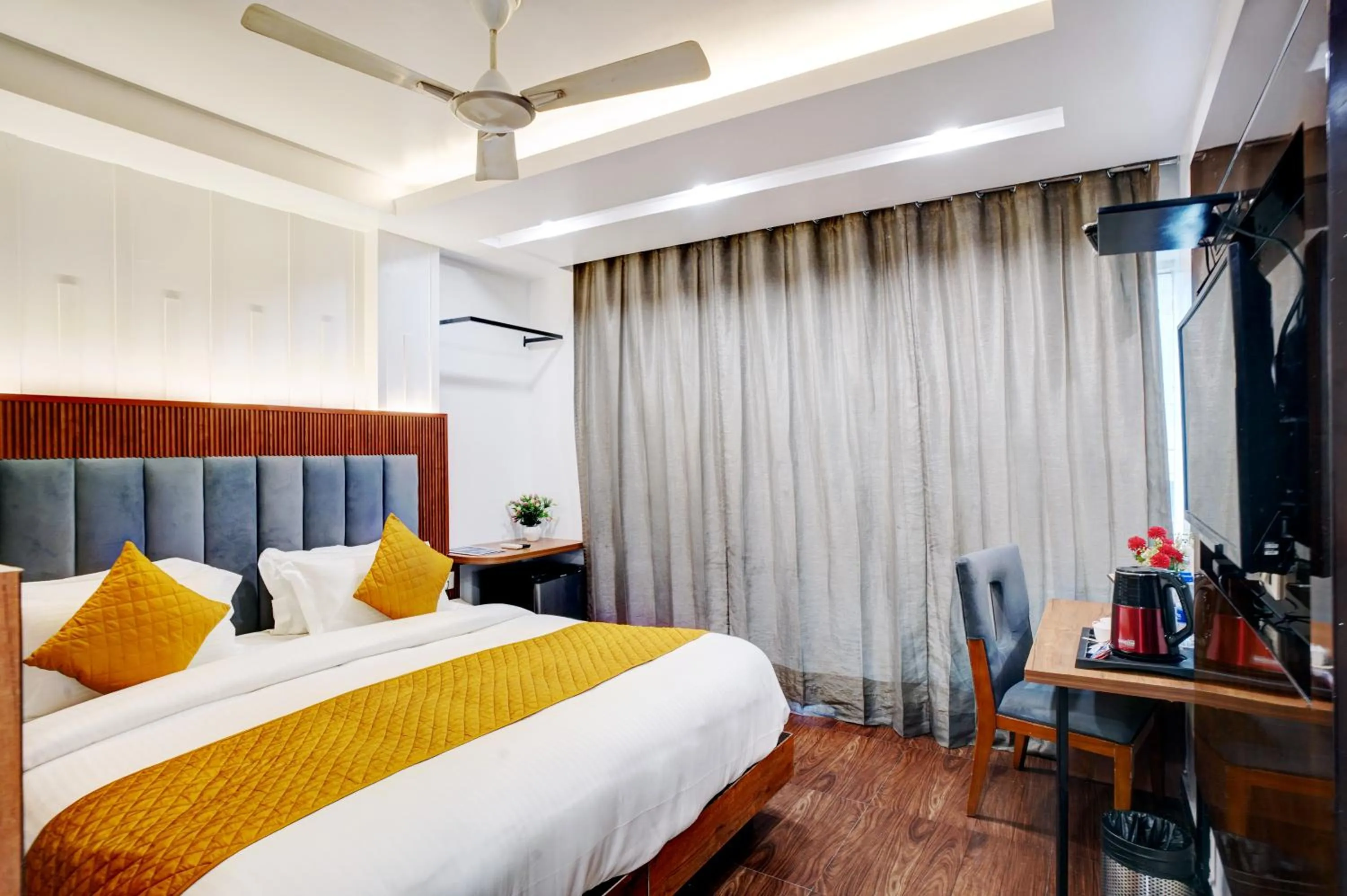 Bed in Hotel Cabana 5 Mins Walking Distance From NDLS Station