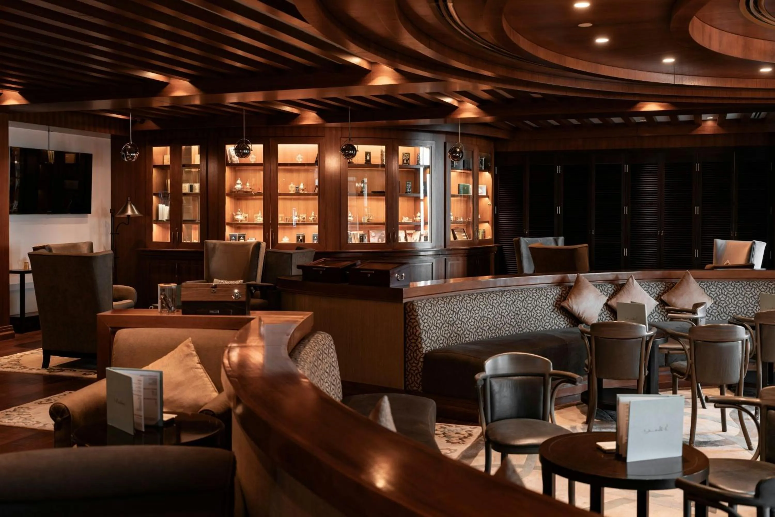 Lounge or bar in Sheraton Sharjah Beach Resort and Spa