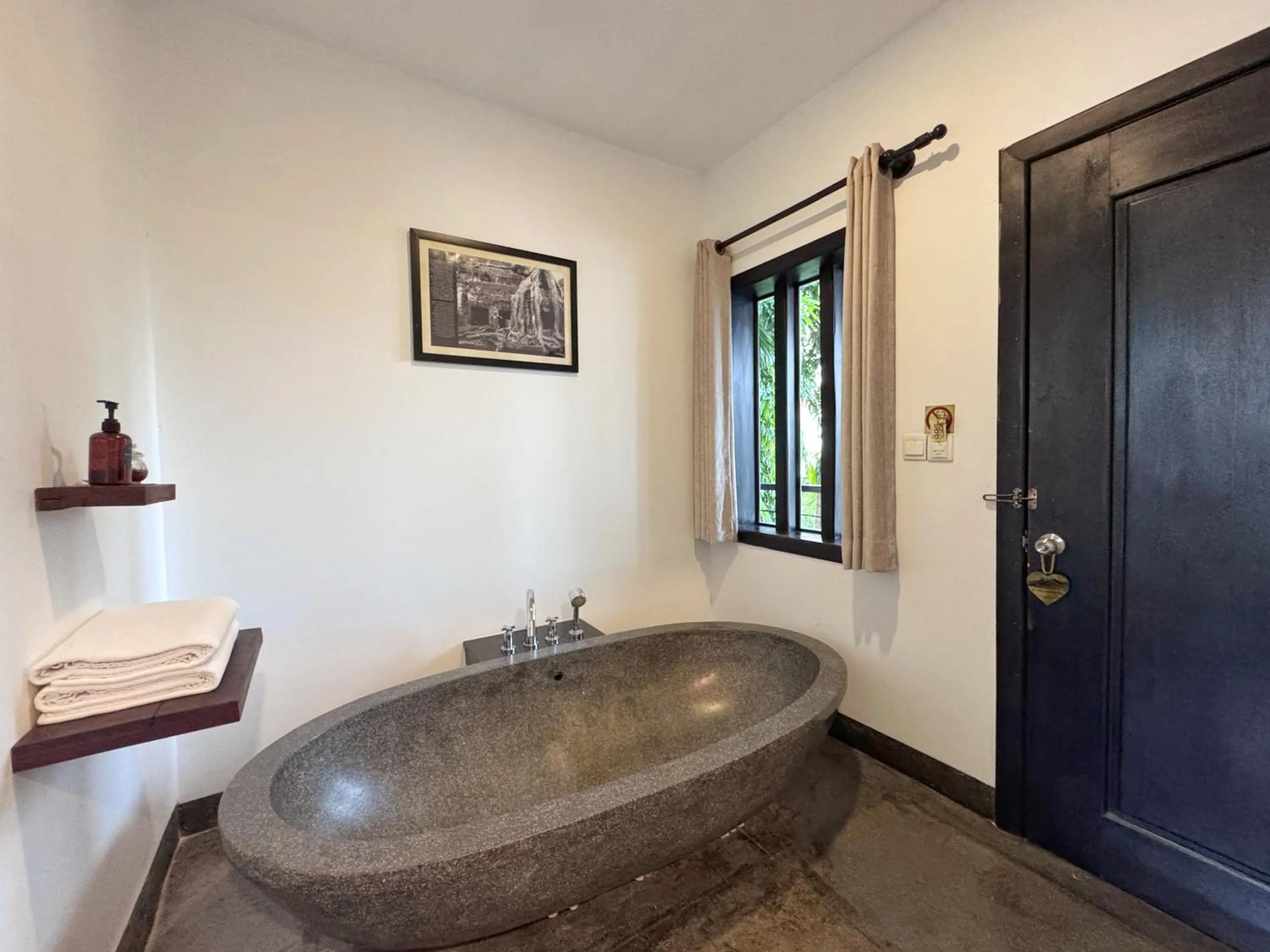 Bath in The Bliss Angkor