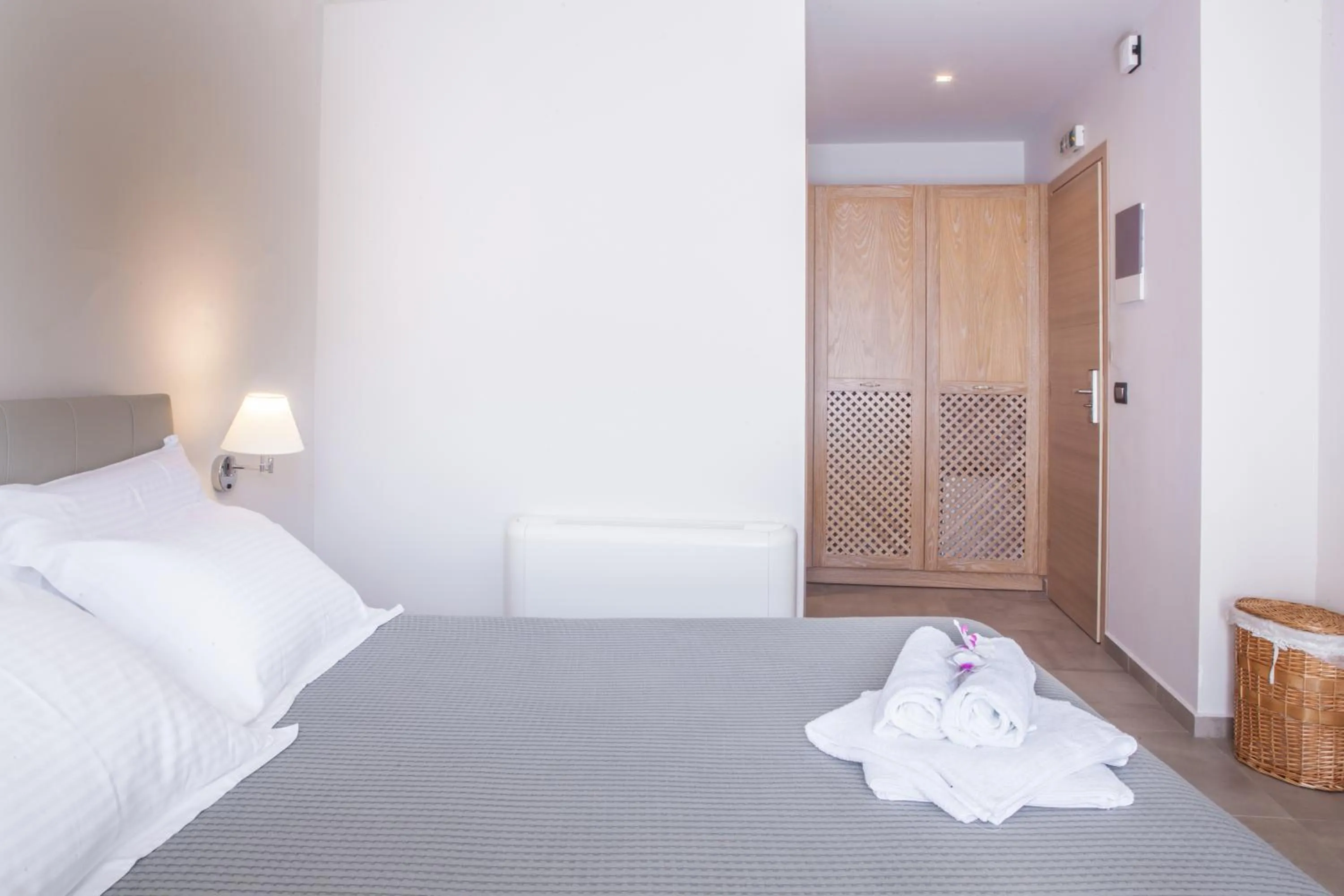 Coffee/tea facilities, Bed in Anemos Rooms & Apartments