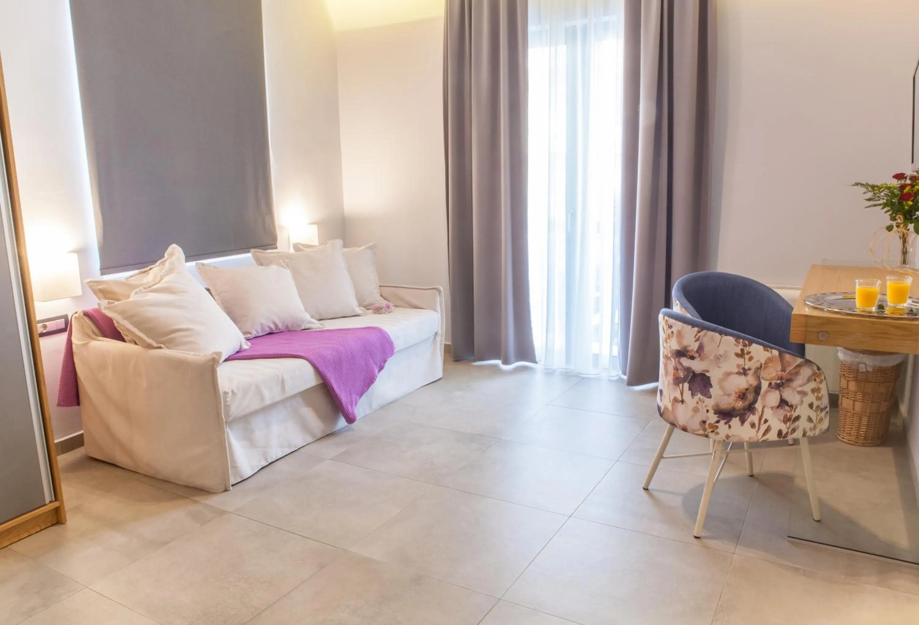 Coffee/tea facilities in Anemos Rooms & Apartments