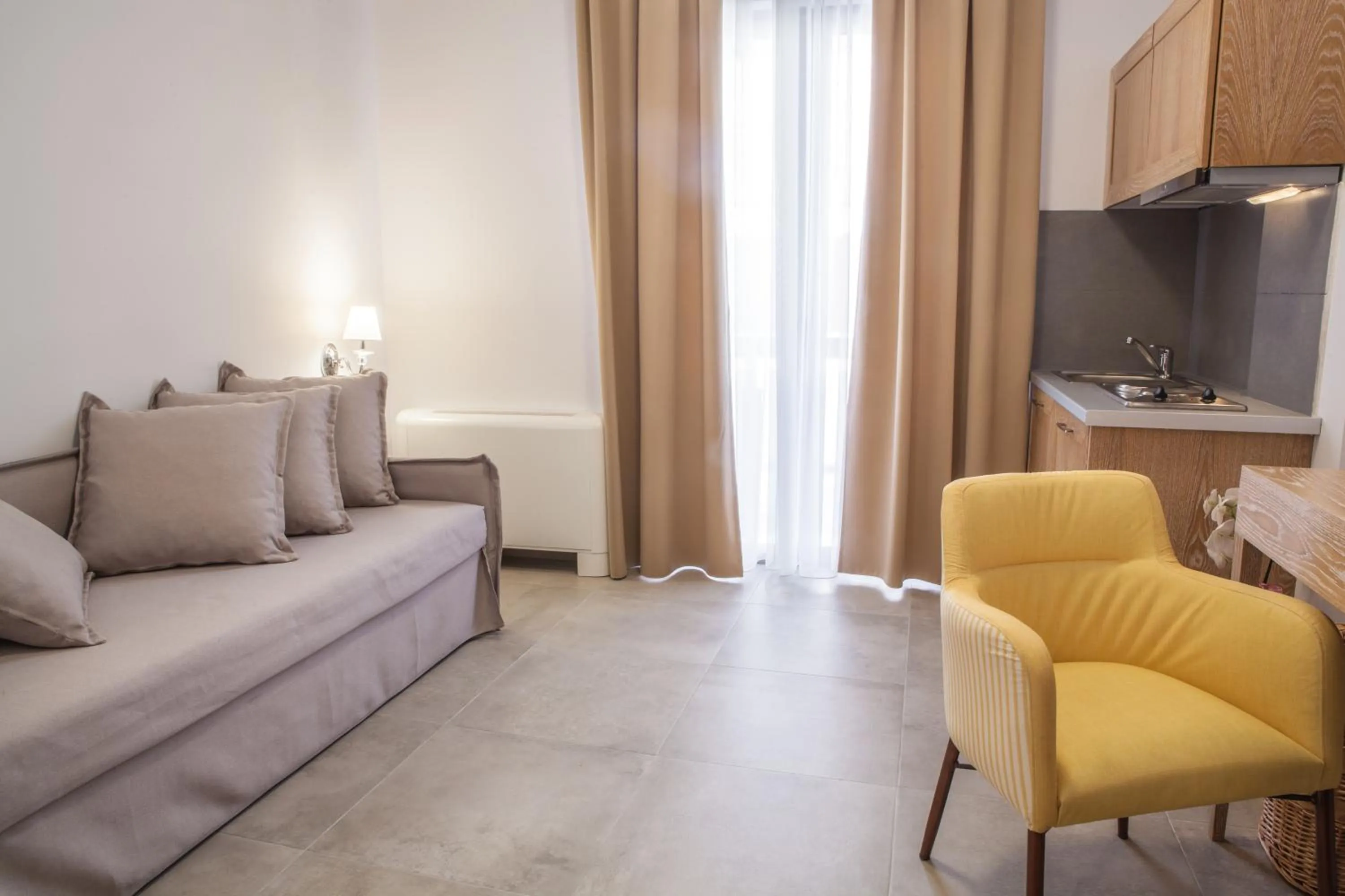 Coffee/tea facilities in Anemos Rooms & Apartments