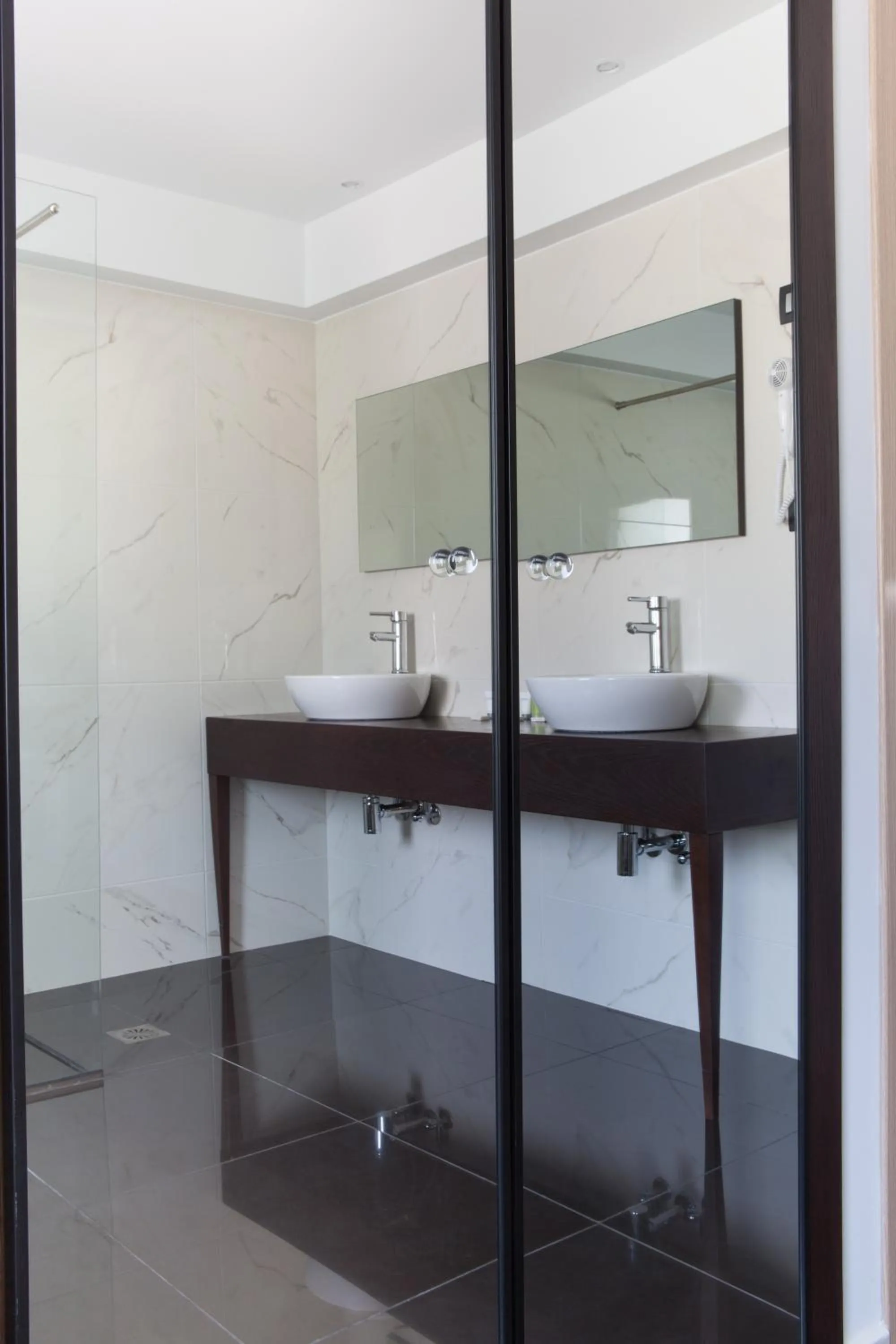 Bathroom in Anemos Rooms & Apartments