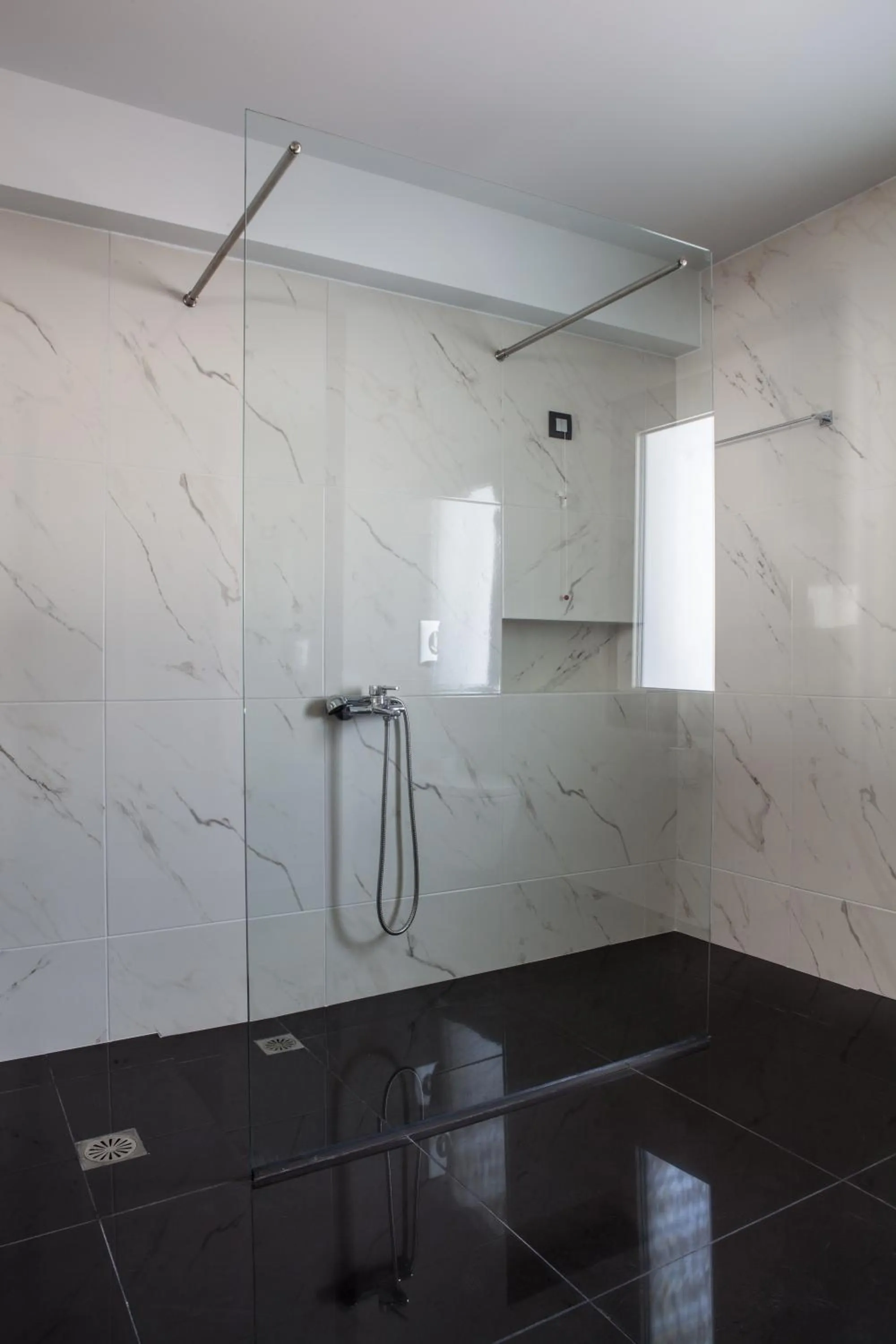 Shower in Anemos Rooms & Apartments