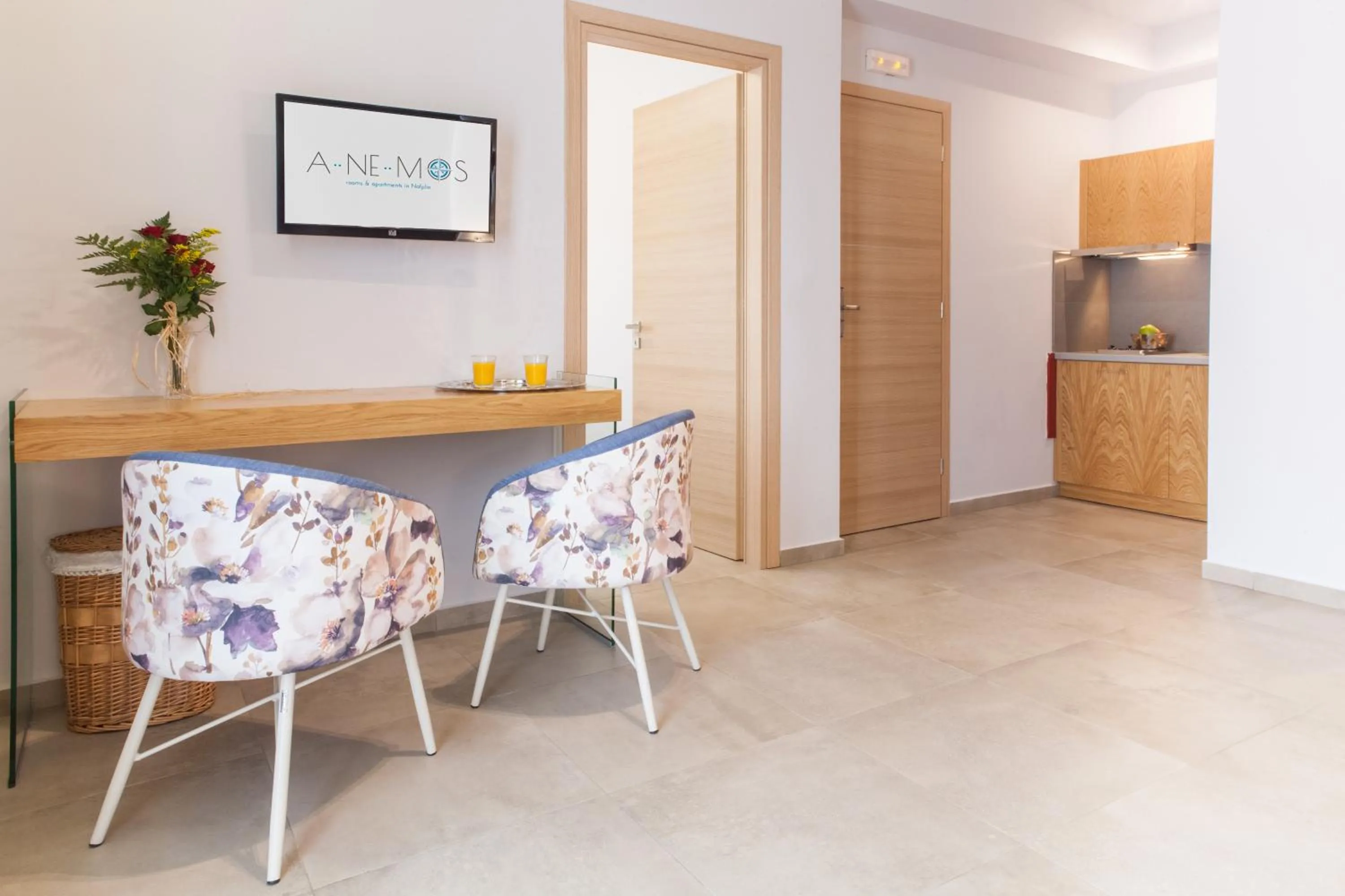 Coffee/tea facilities in Anemos Rooms & Apartments