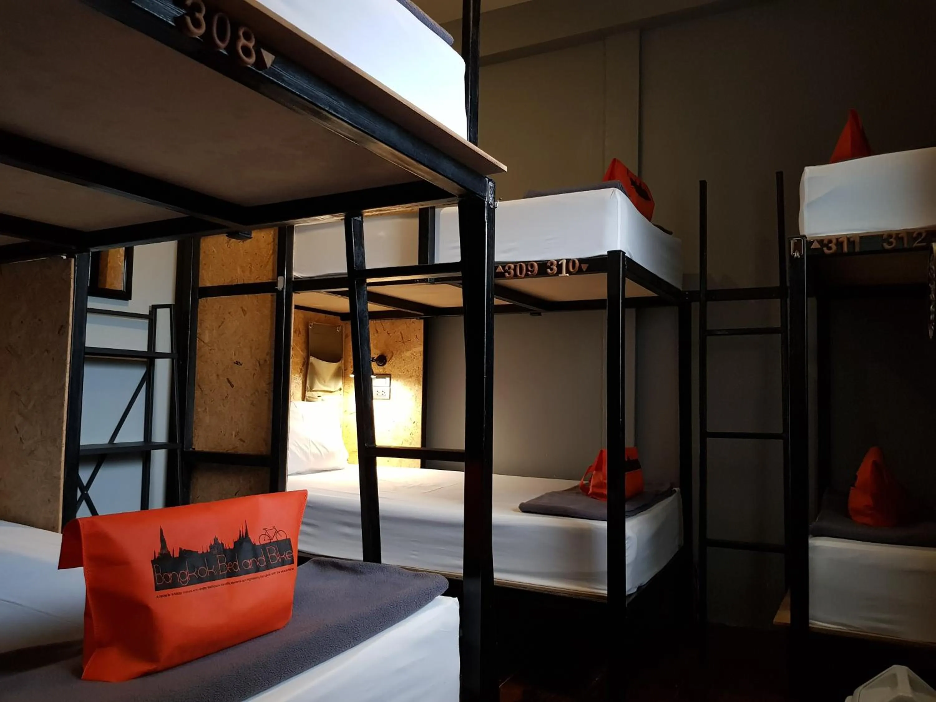 bunk bed, Bed in Bangkok Bed and Bike