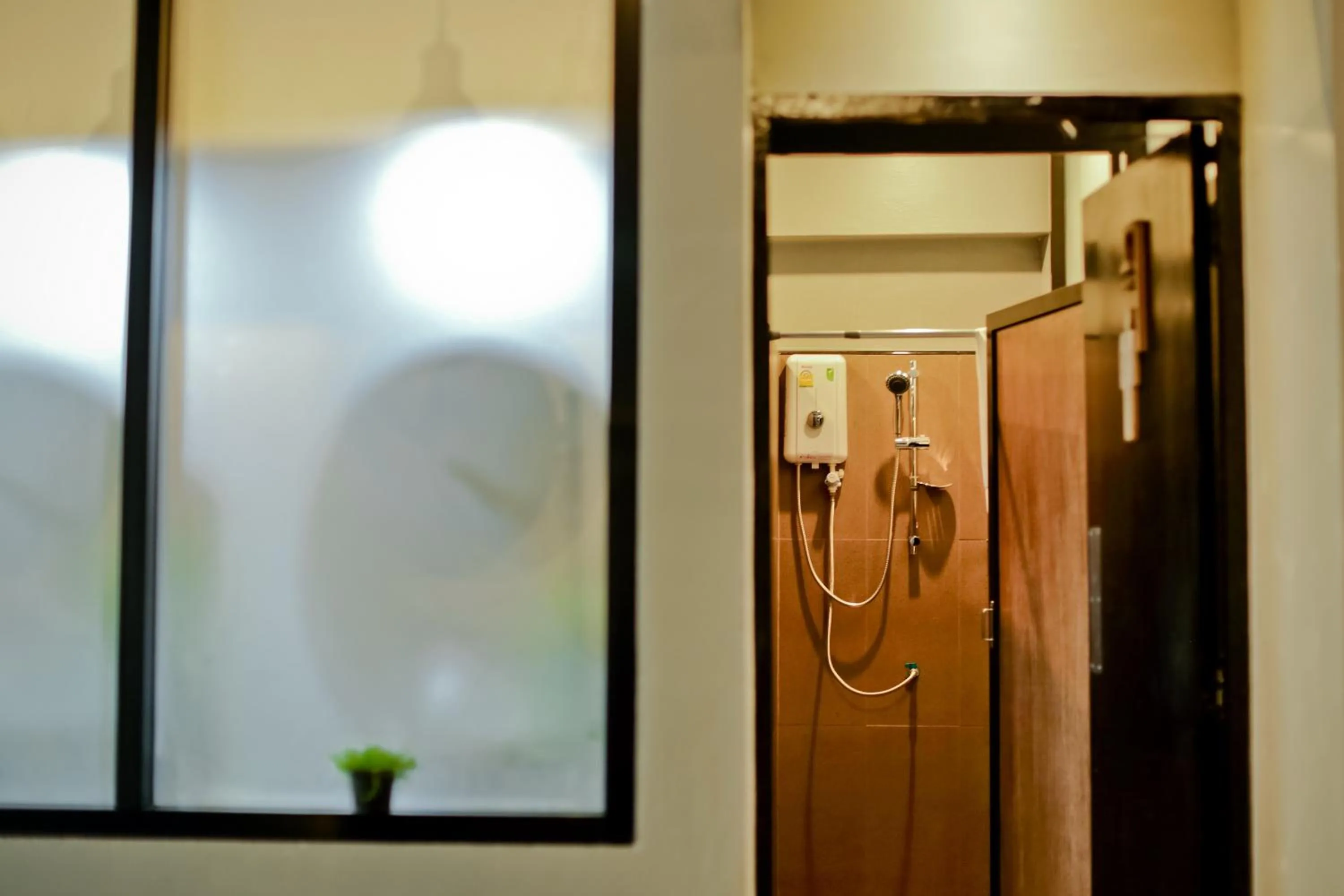 Shower in Bangkok Bed and Bike