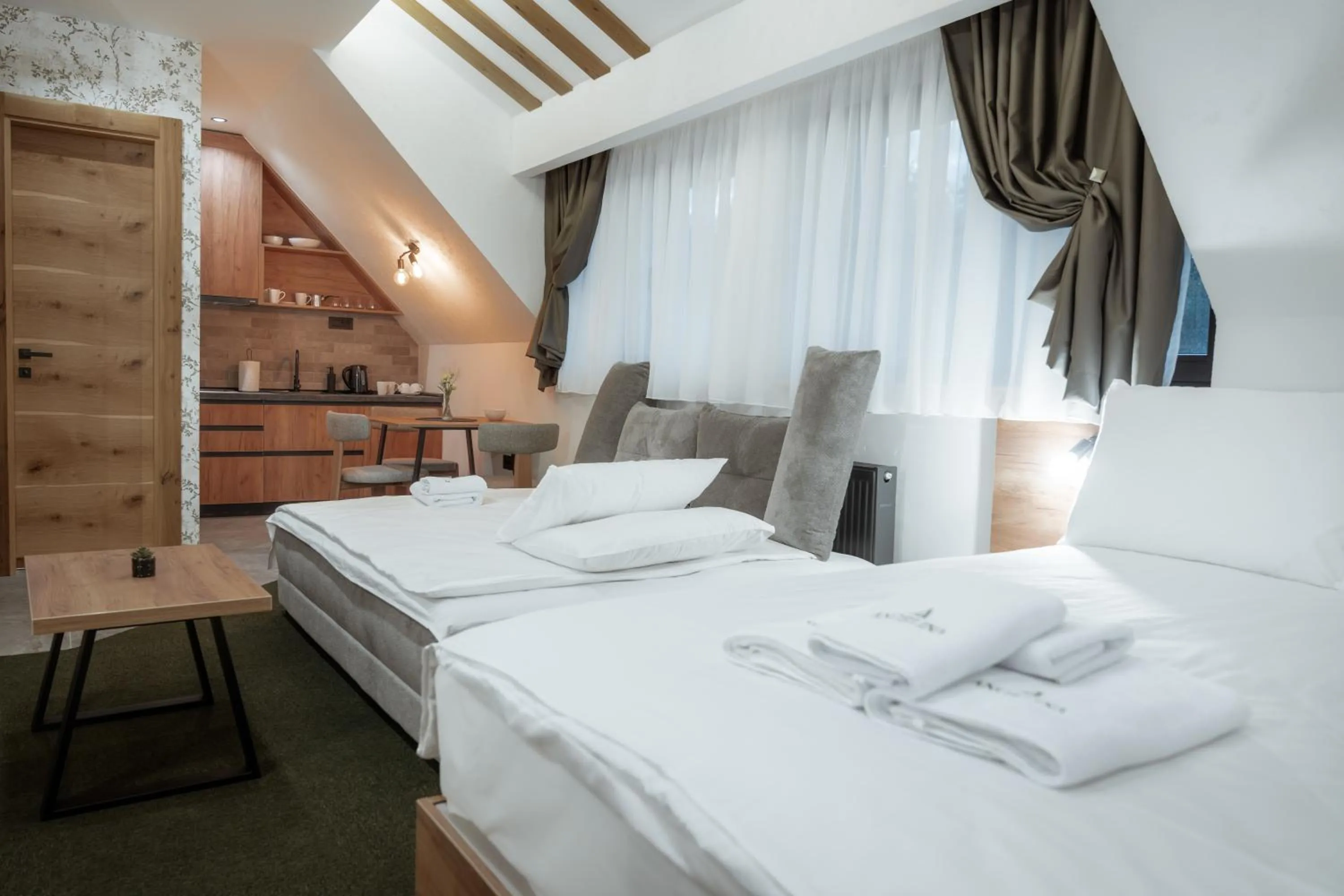 Photo of the whole room, Bed in Angelina Apart&Spa