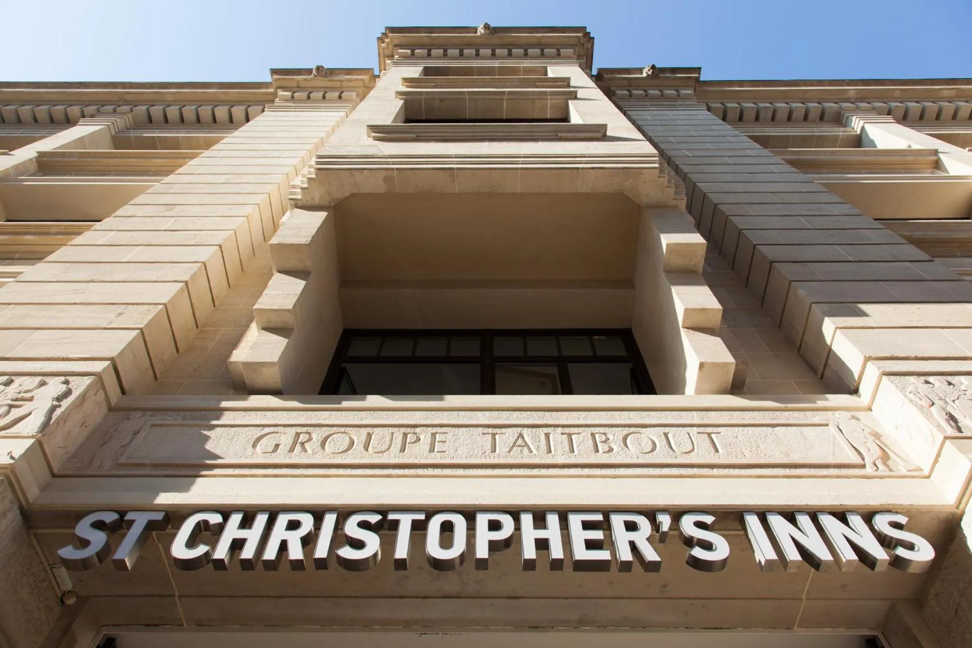 Facade/entrance in St Christopher's Inn Budget Hotel Paris - Gare du Nord