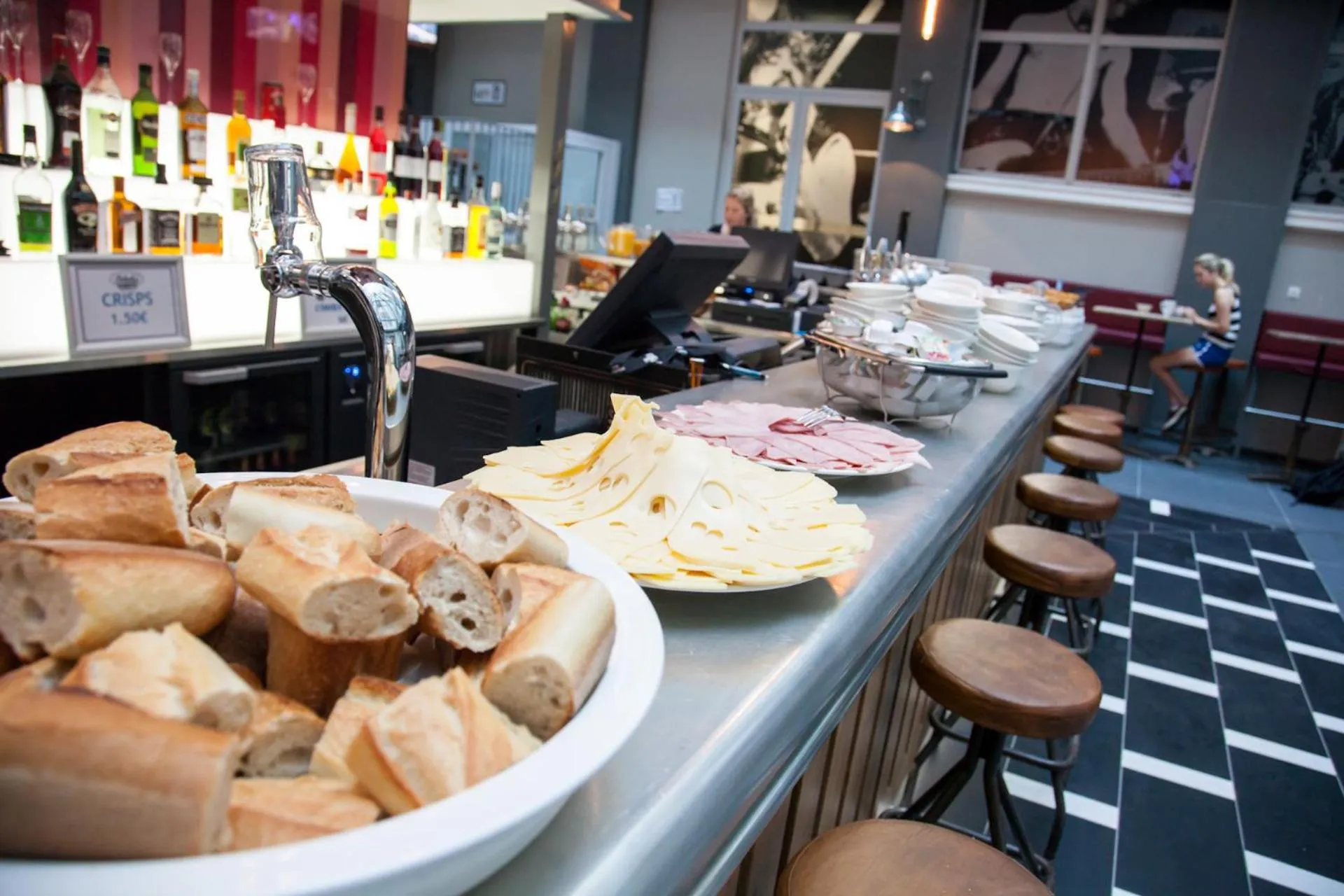 Food in St Christopher's Inn Budget Hotel Paris - Gare du Nord