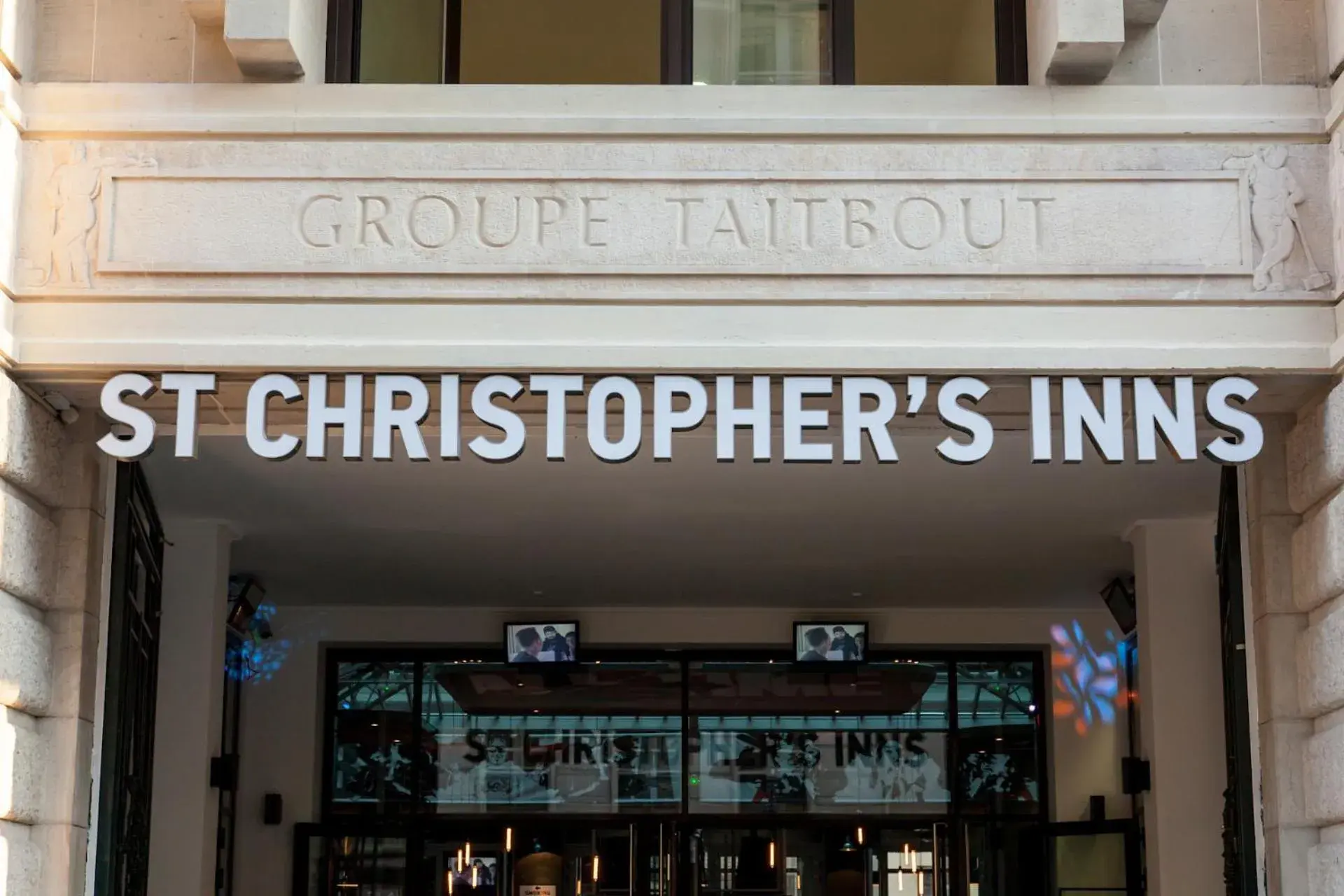 Facade/entrance in St Christopher's Inn Budget Hotel Paris - Gare du Nord Facade/entrance in St Christopher's Inn Budget Hotel Paris - Gare du Nord