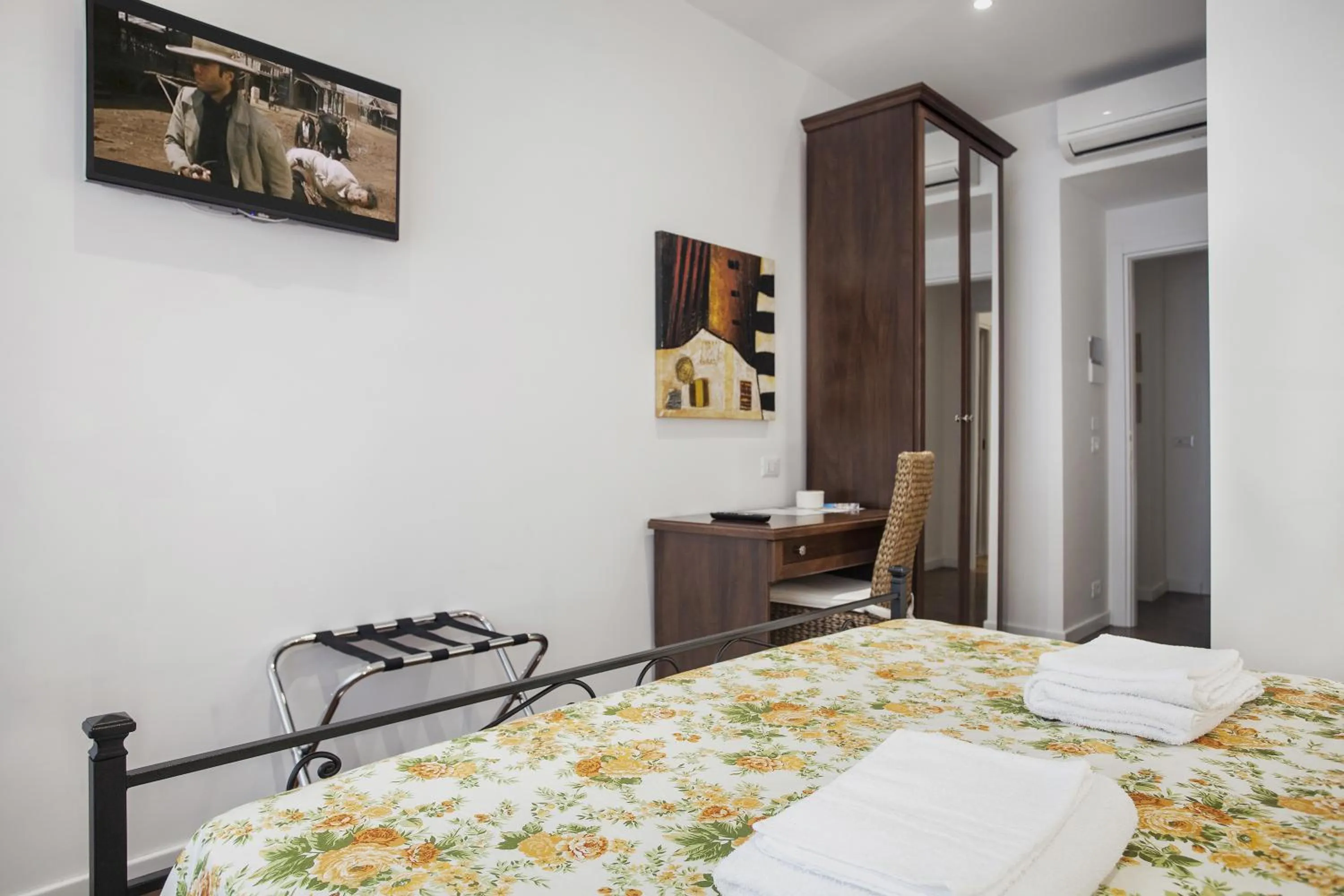 Photo of the whole room, Bed in Le Scalette Al Vaticano B&B