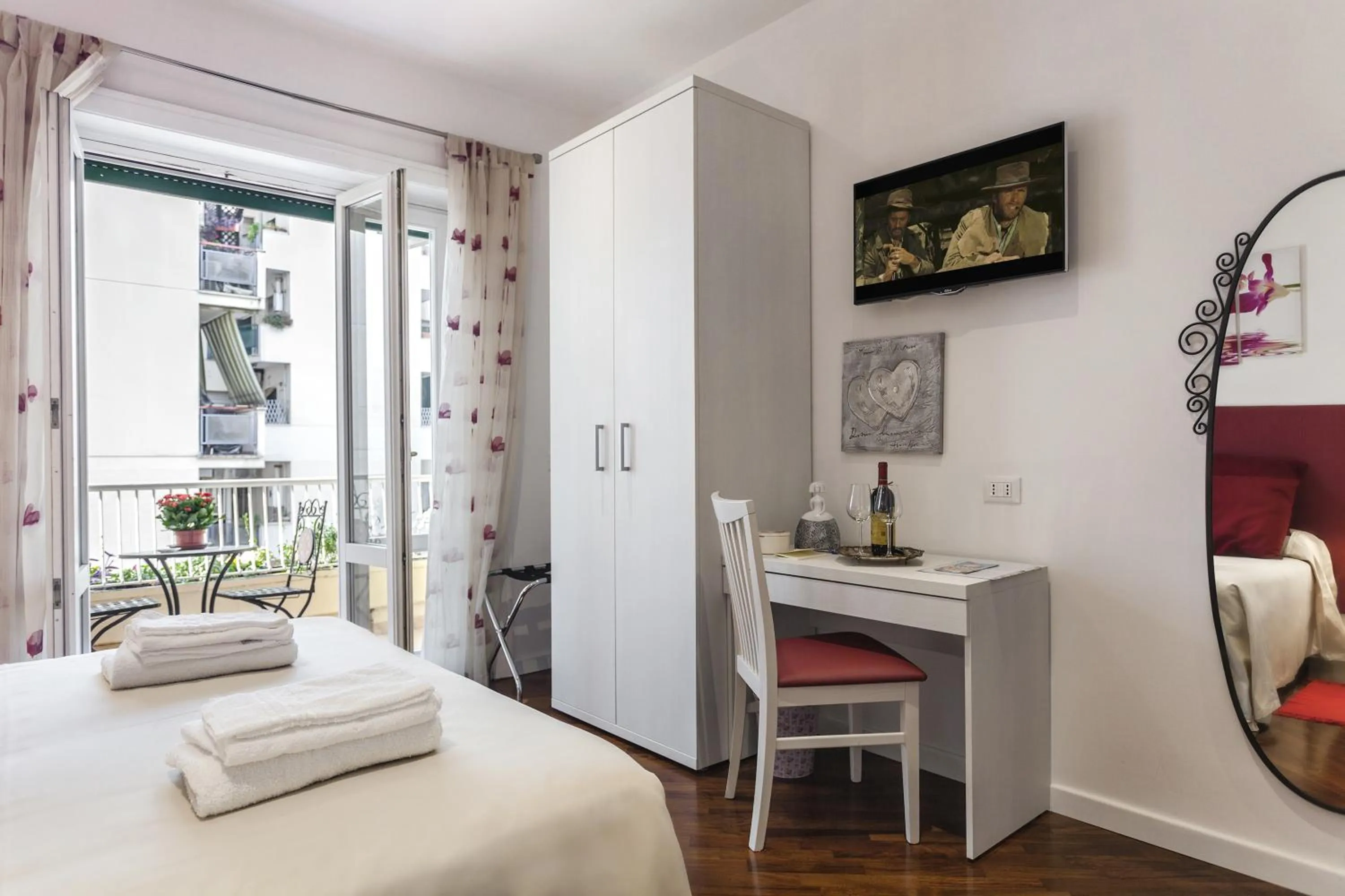 Photo of the whole room, Bed in Le Scalette Al Vaticano B&B