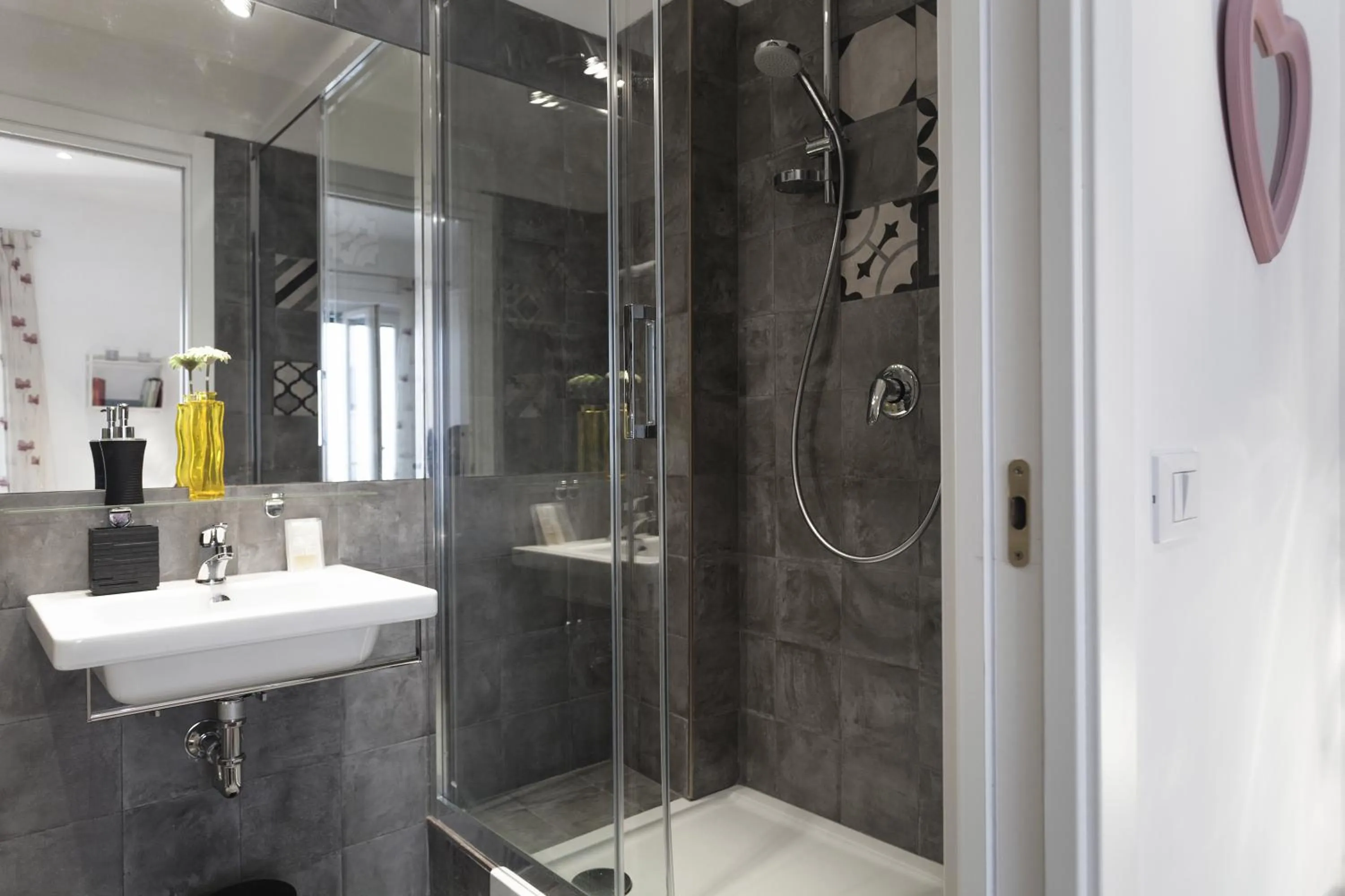 Bathroom in Le Scalette Al Vaticano B&B