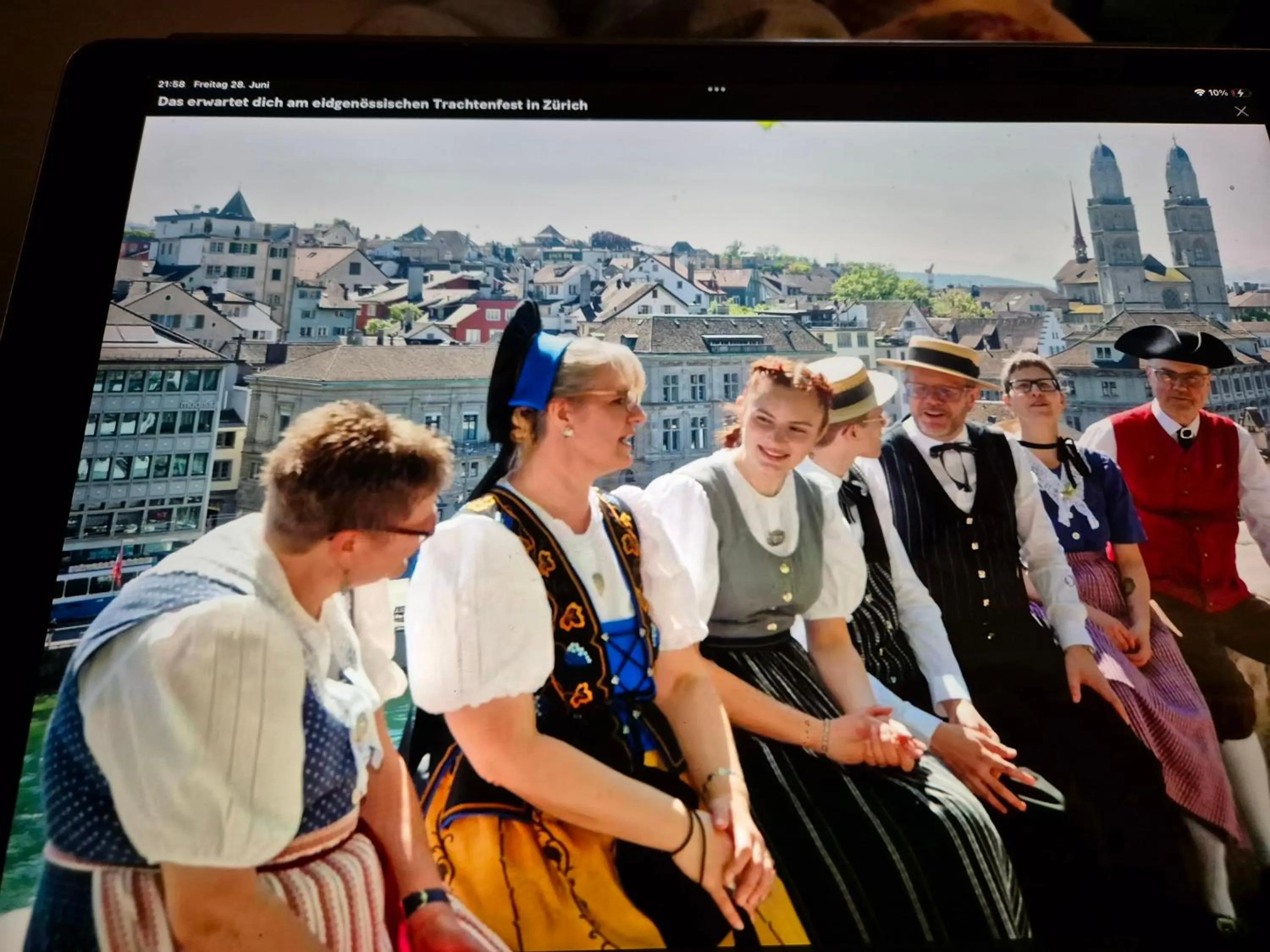 group of guests in Aparthotel Edy Bruggmann AG