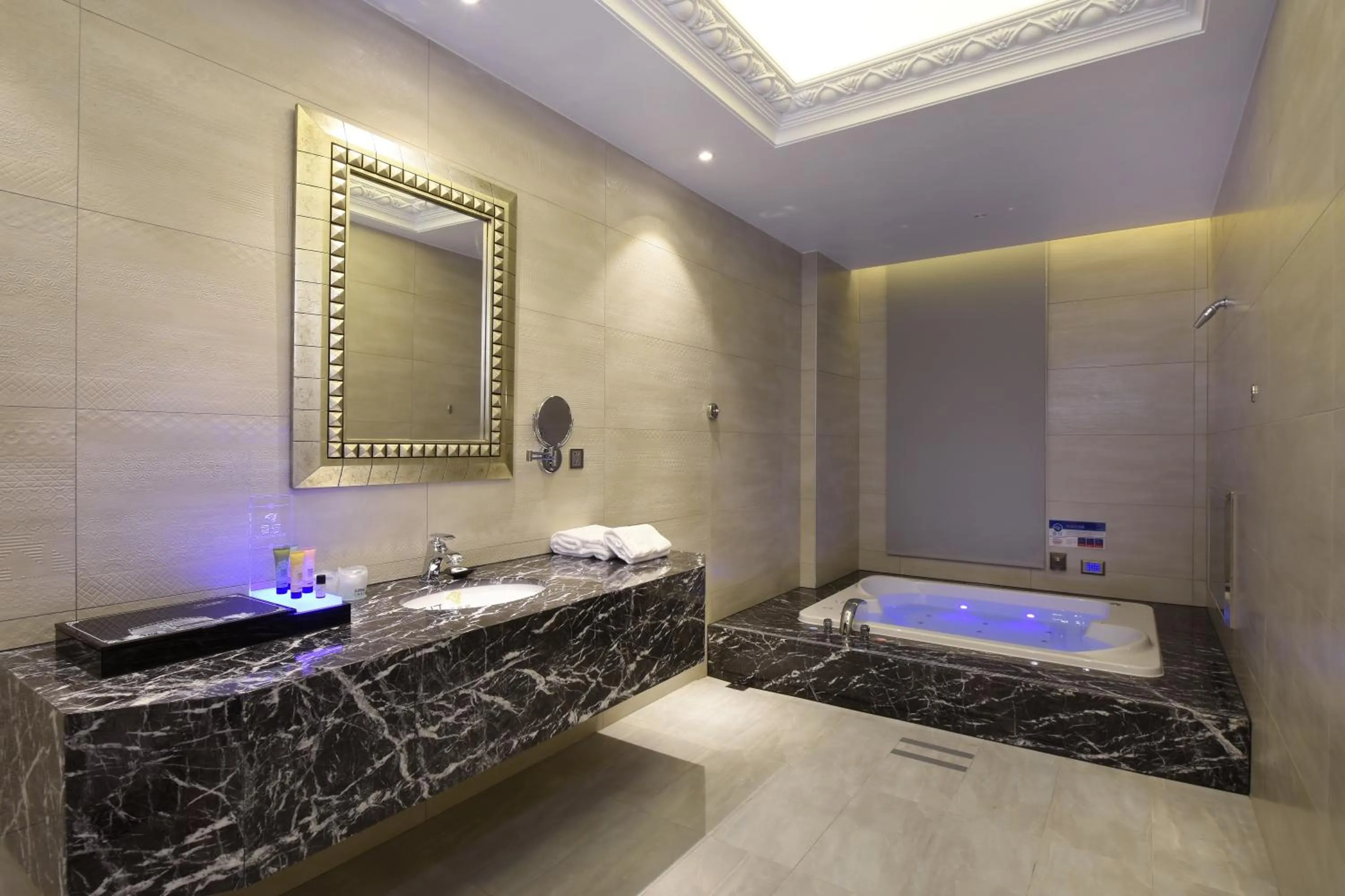 Shower in U-Her Hotel