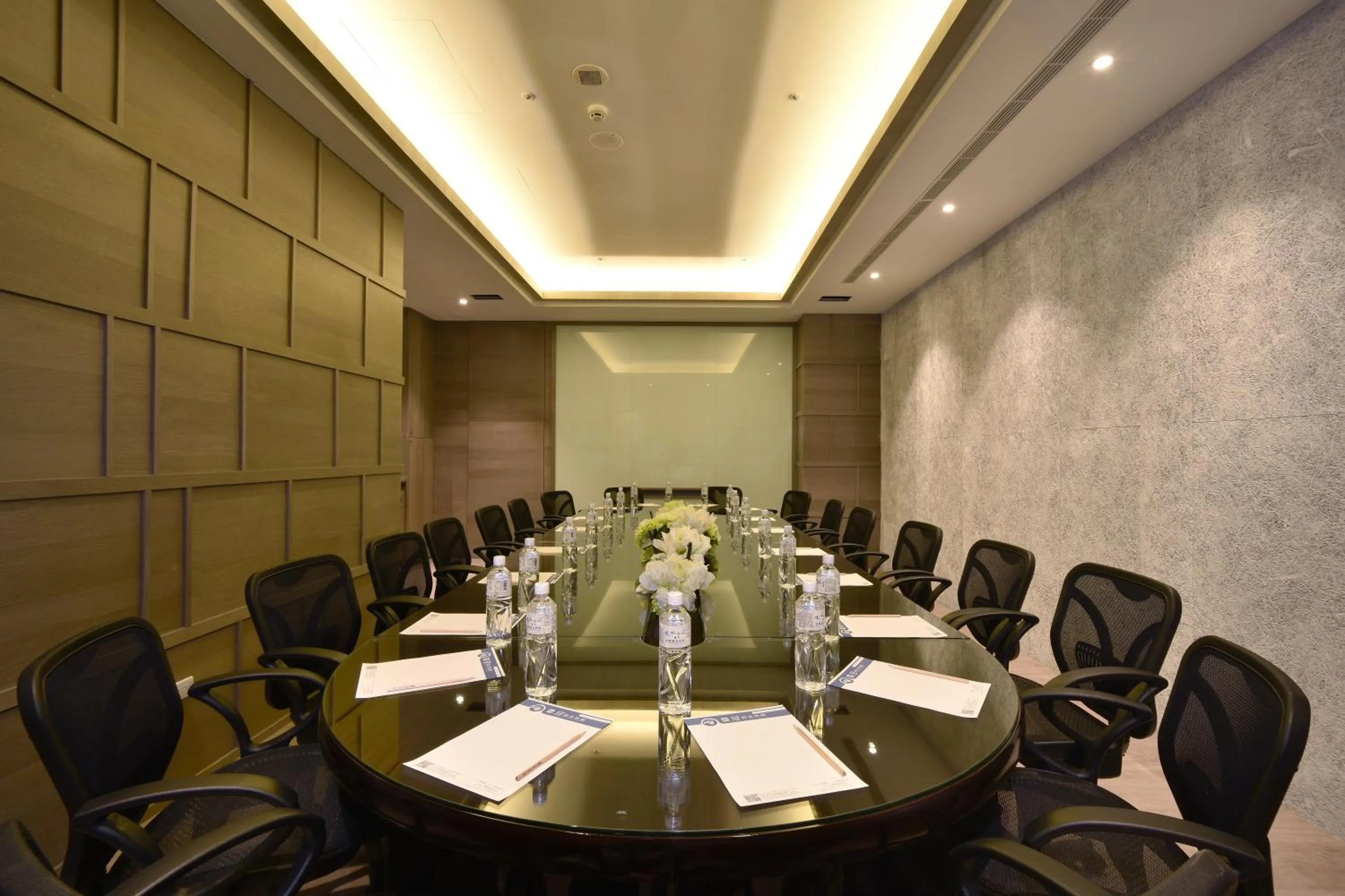Meeting/conference room in U-Her Hotel
