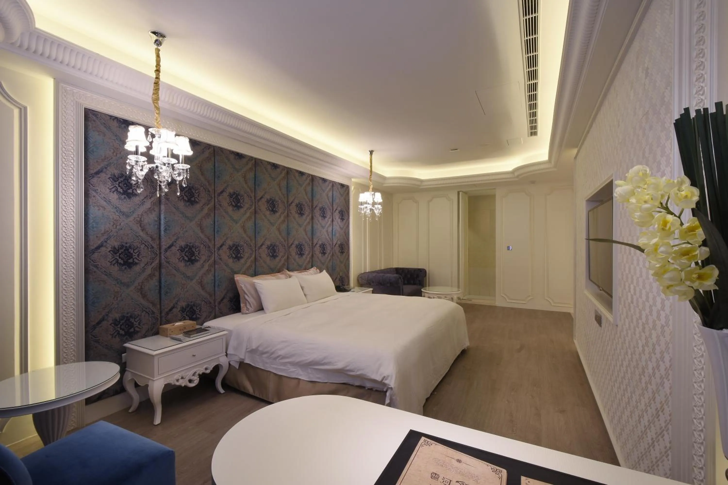 TV and multimedia, Bed in U-Her Hotel