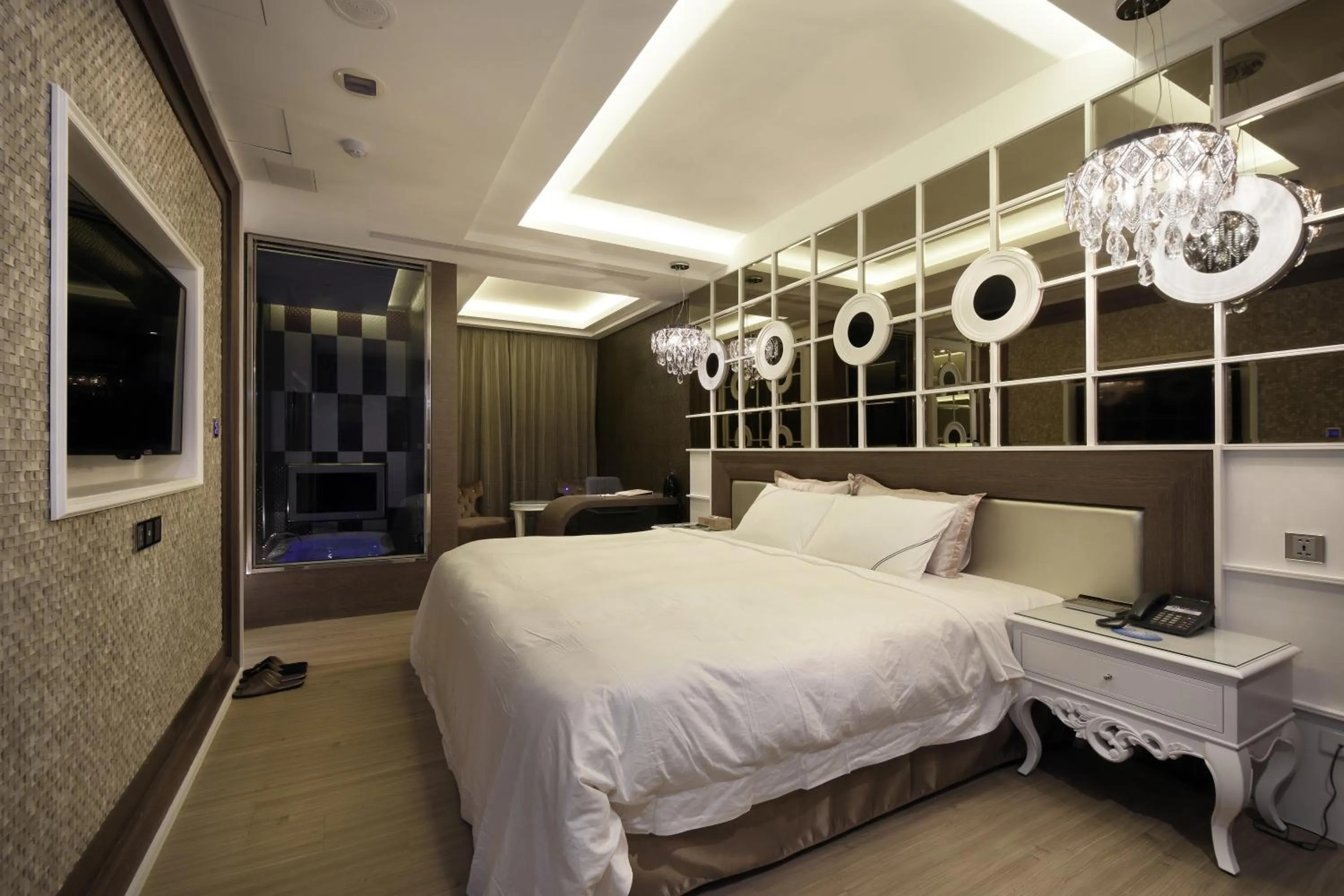 TV and multimedia, Bed in U-Her Hotel