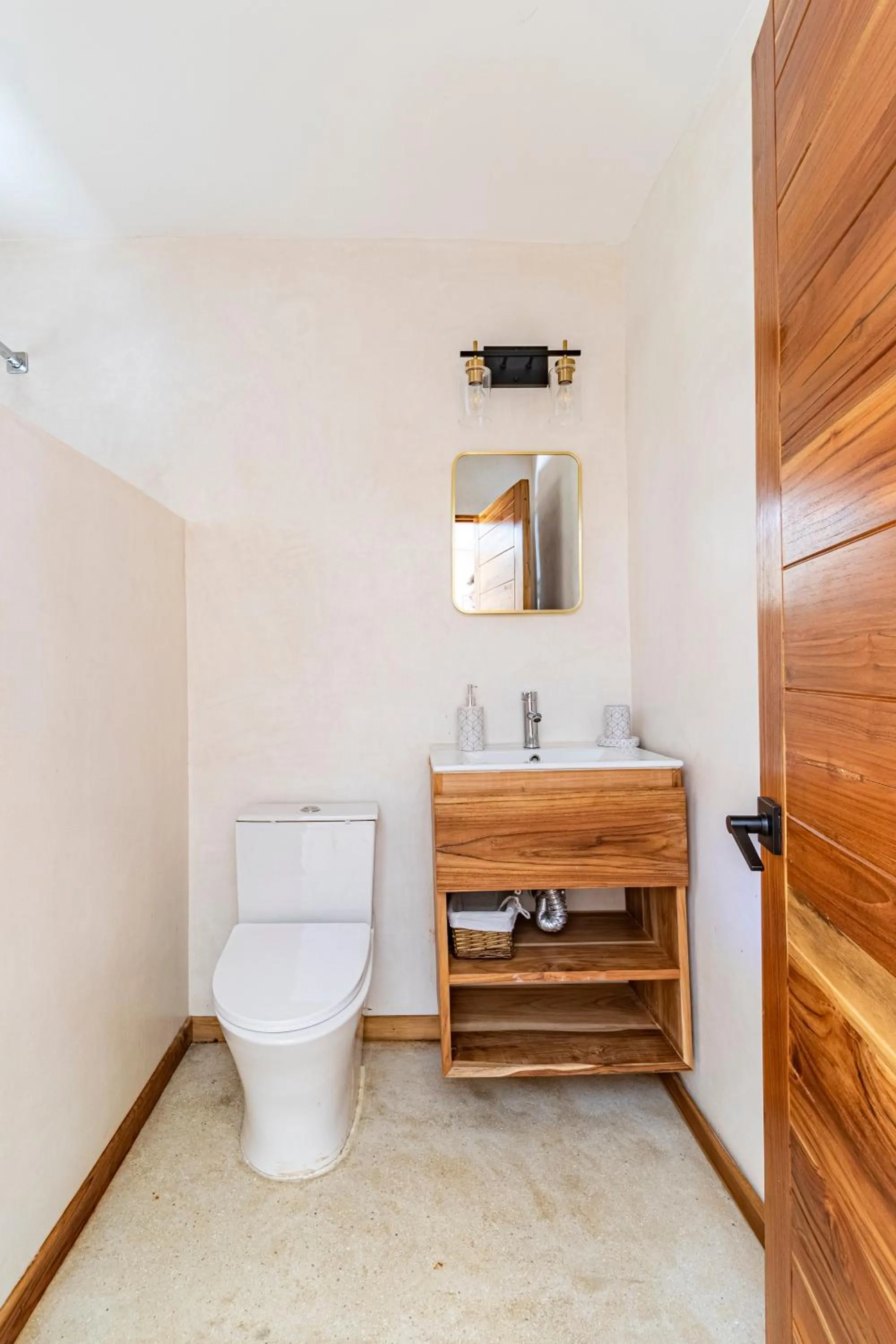 Bathroom in Believe Surf & Yoga Lodge Santa Teresa