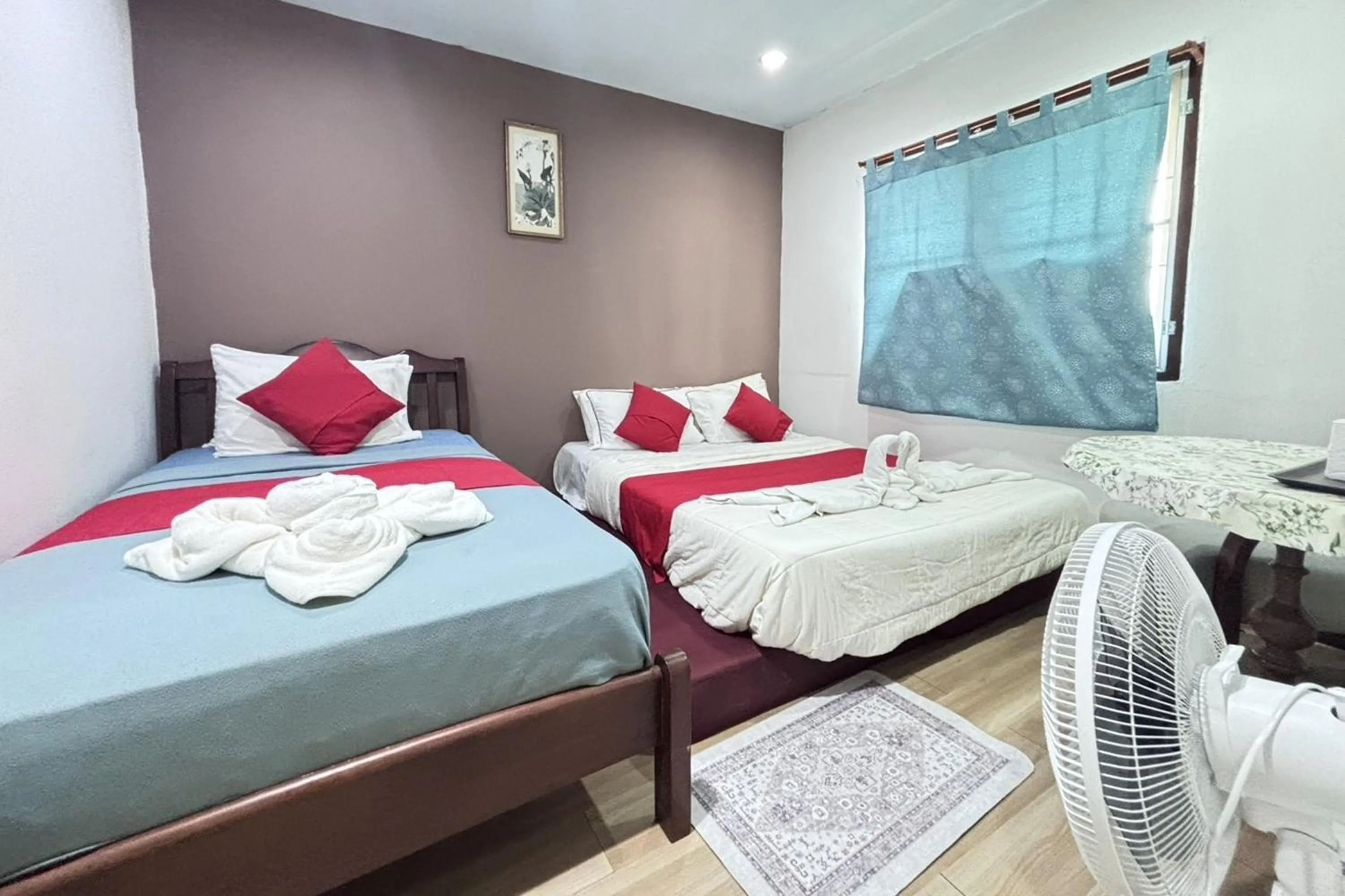 Superior Triple Room in Sunshiny-BB Hostel near Punnavithi BTS station