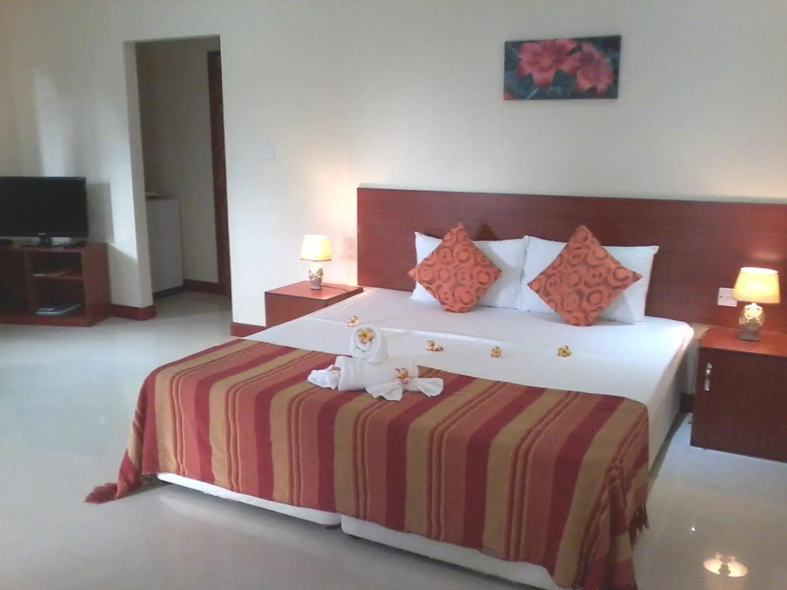 Property building, Bed in Precious Residence C