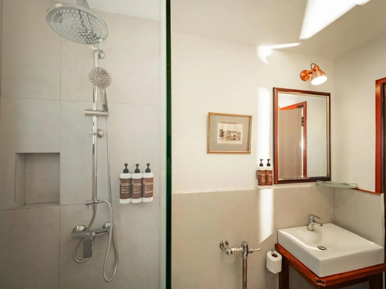 Bathroom in Issara Boutique Winery Hotel