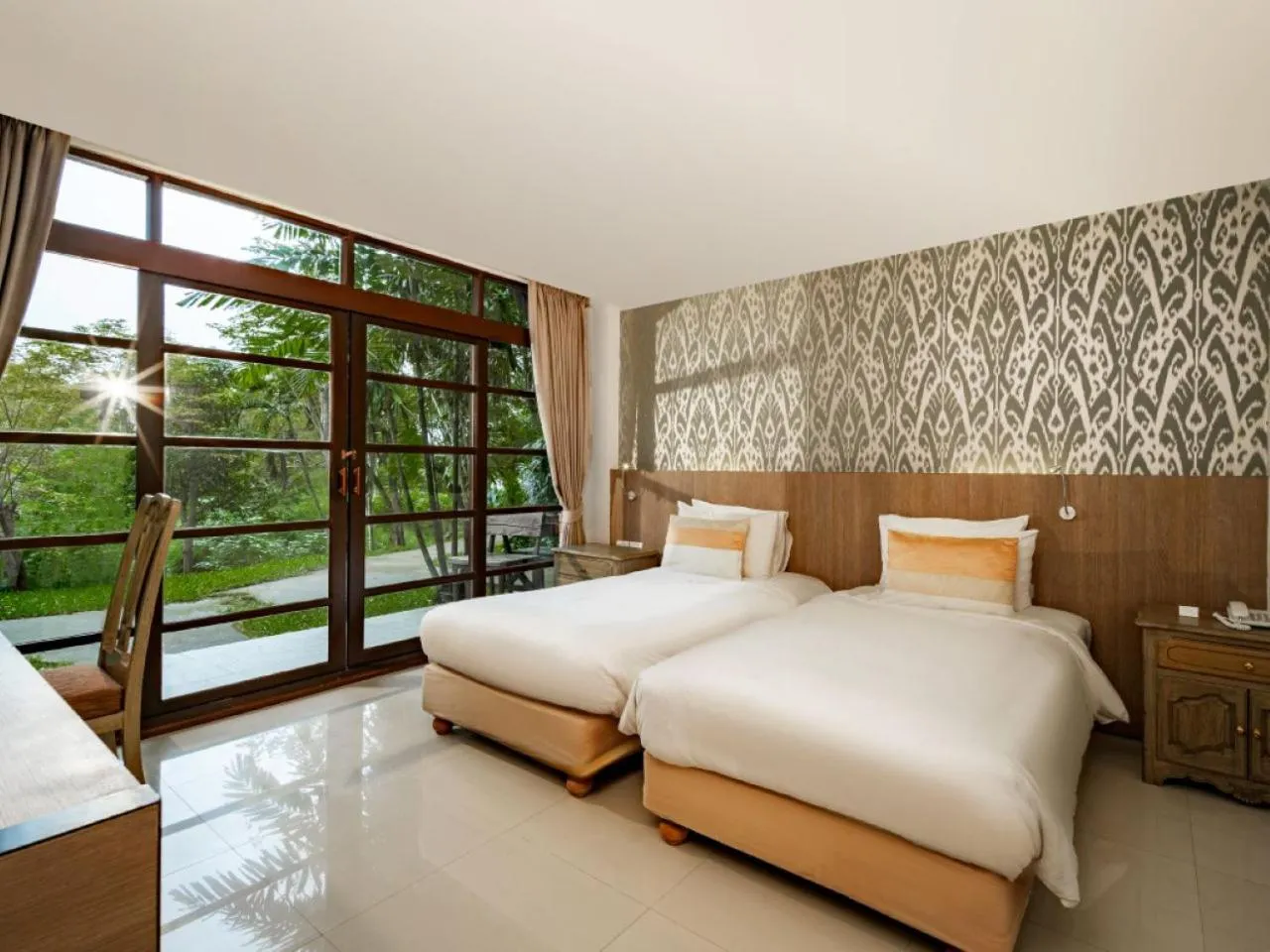 Bed in Issara Boutique Winery Hotel