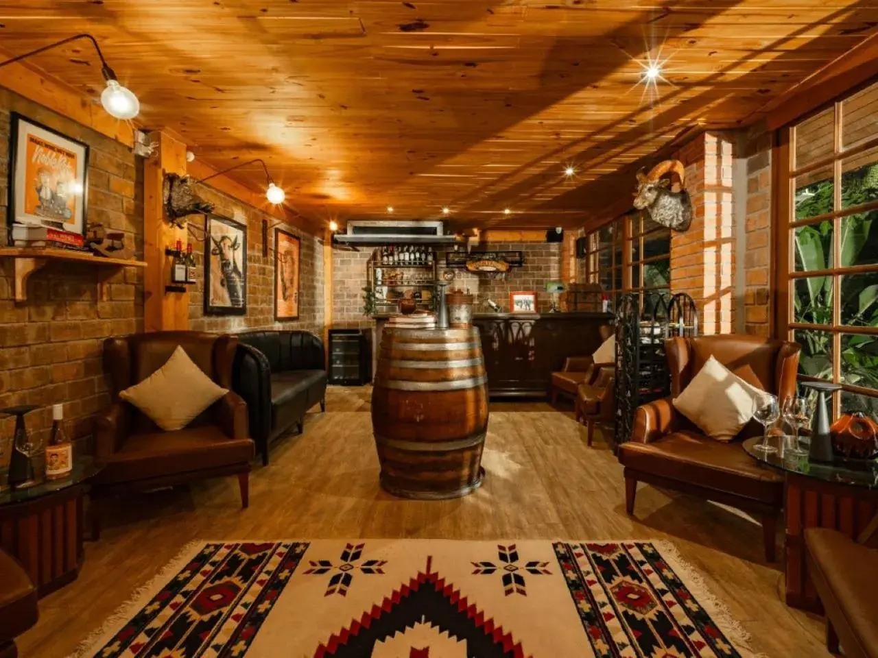 Lounge or bar in Issara Boutique Winery Hotel Lounge or bar in Issara Boutique Winery Hotel