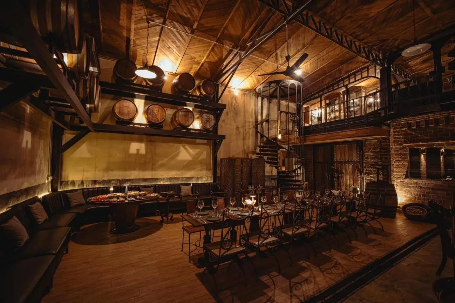 Restaurant/places to eat in Issara Boutique Winery Hotel Restaurant/places to eat in Issara Boutique Winery Hotel